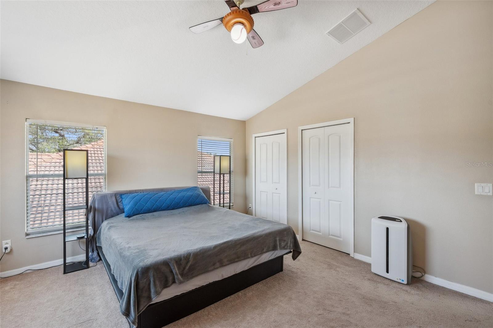 King size bed & plenty of room!