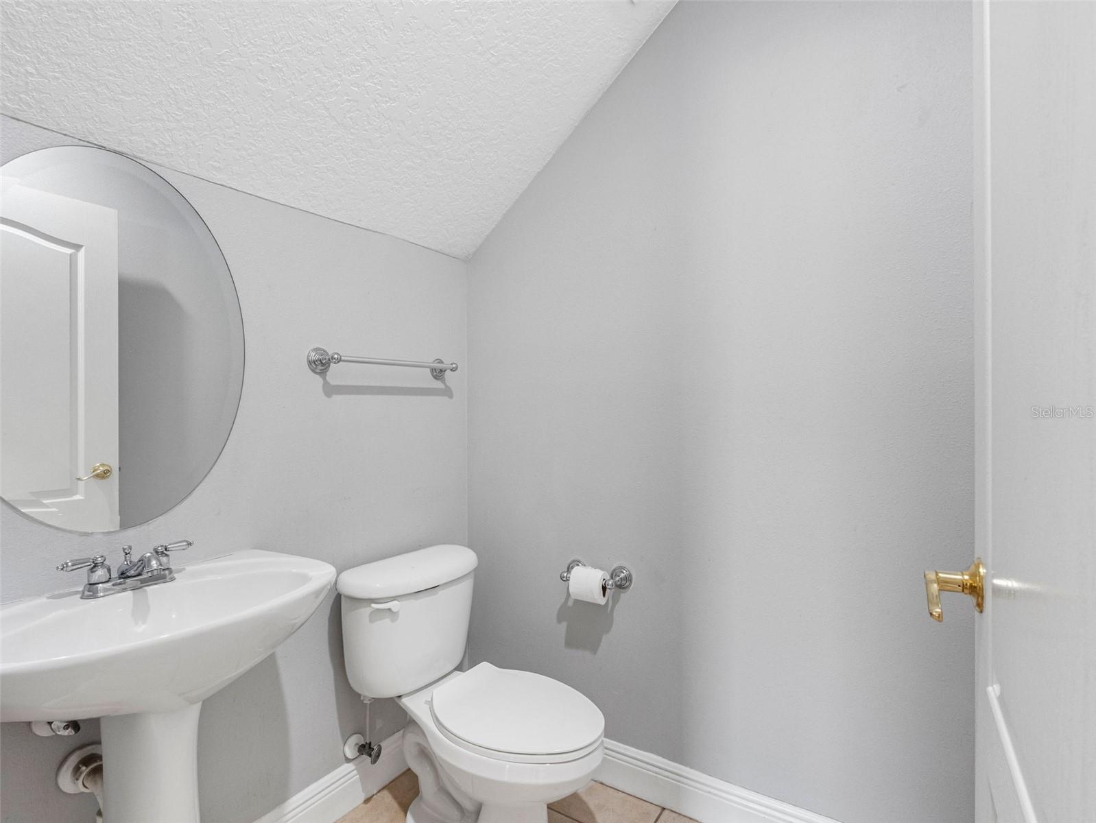 Downstairs 1/2 Bath