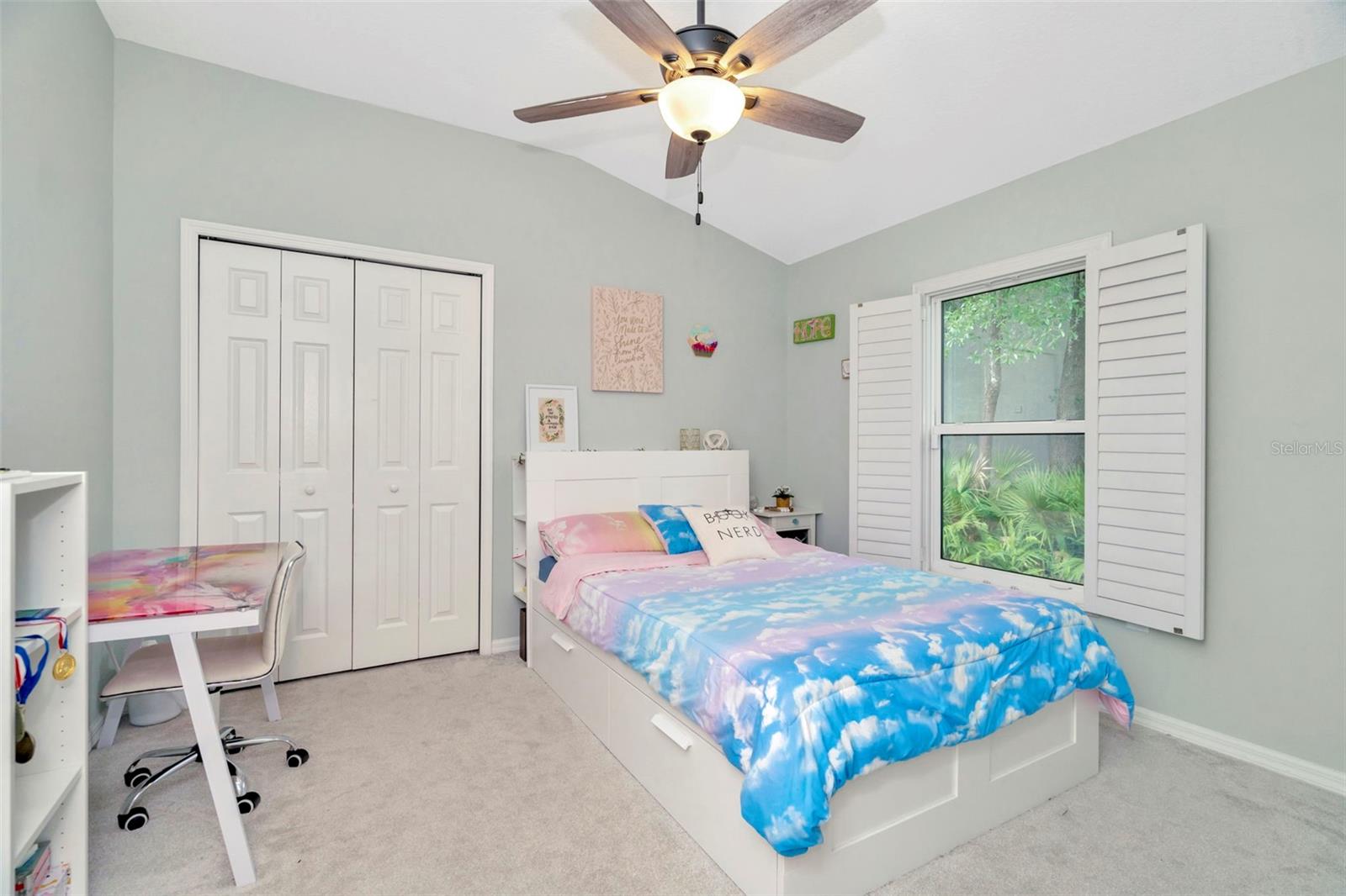 Secondary bedroom