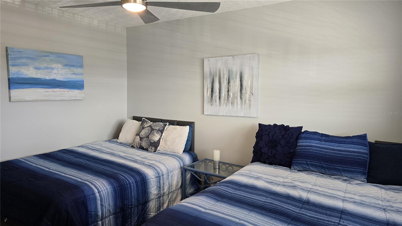 Large second bedroom-Your friends might never leave