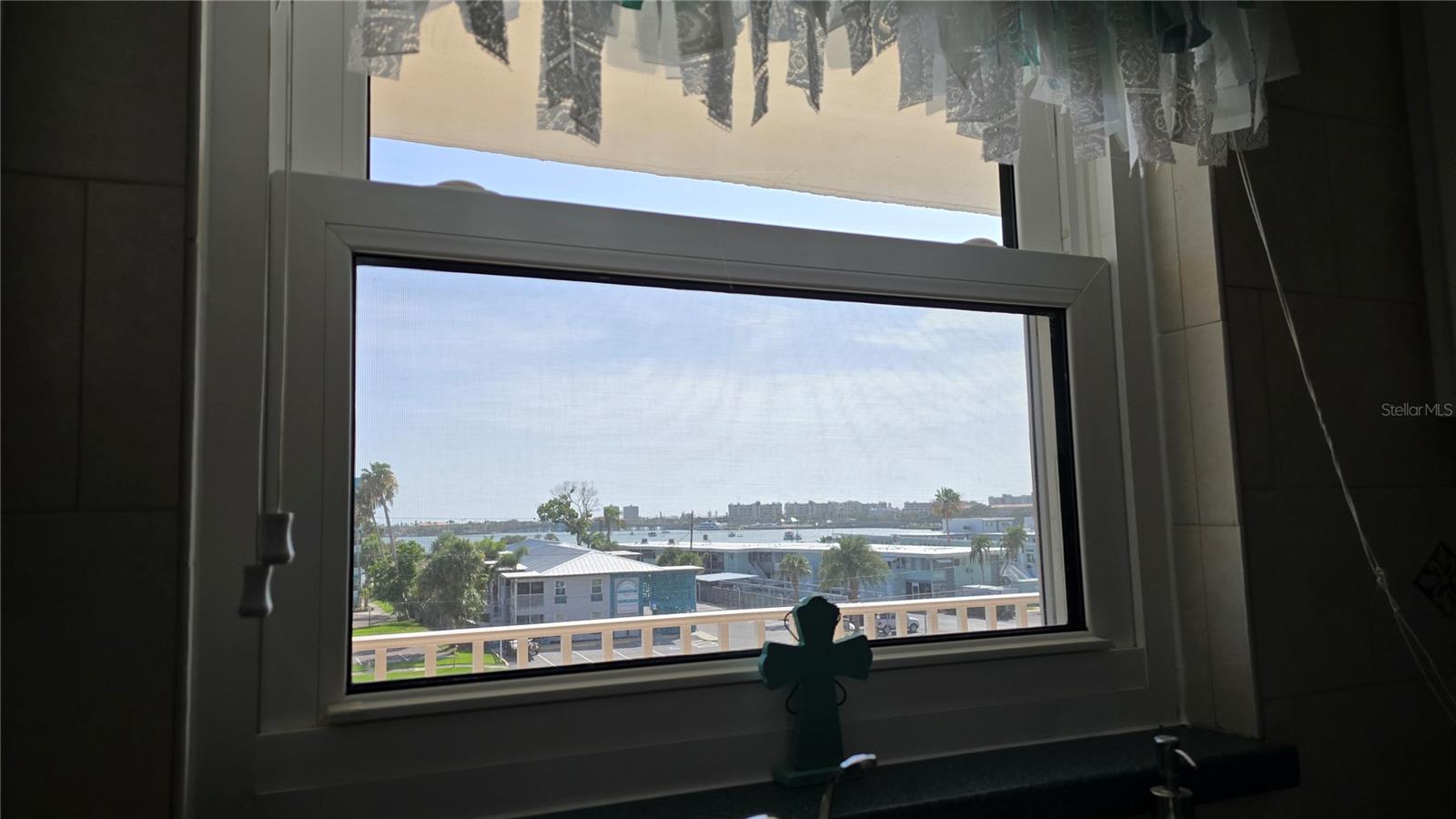 Look at the water while doing dishes
