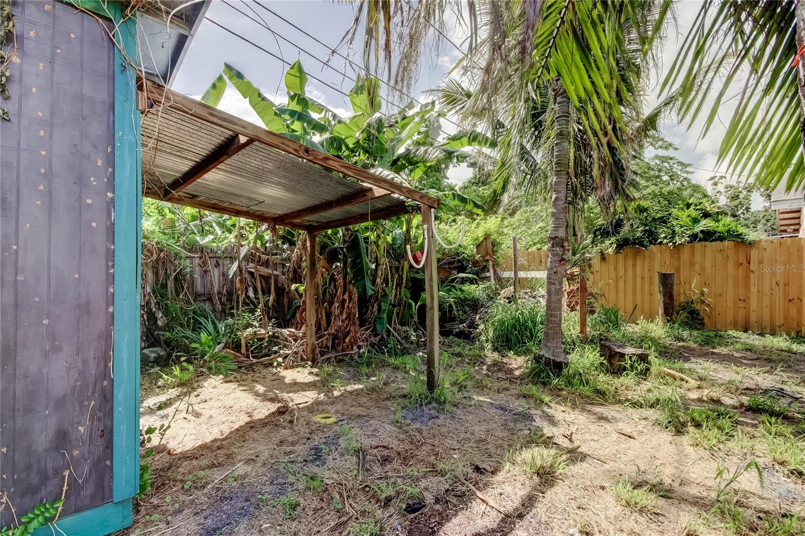 TB8394777