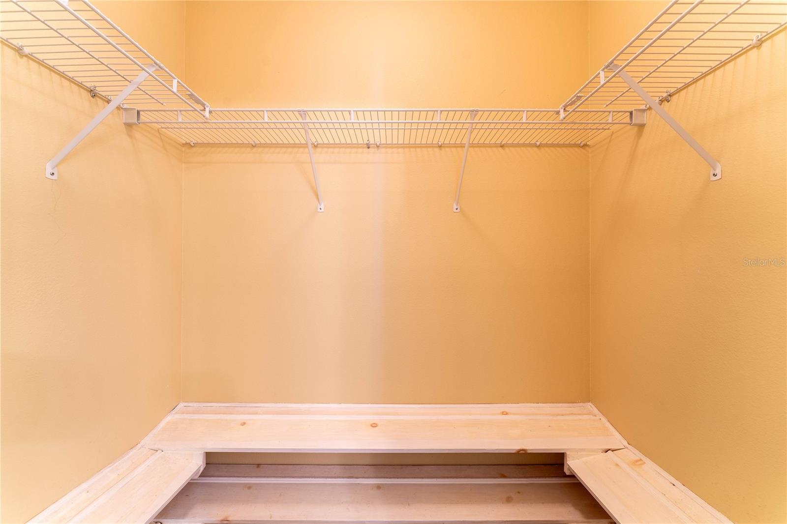 Walk-in closet 1