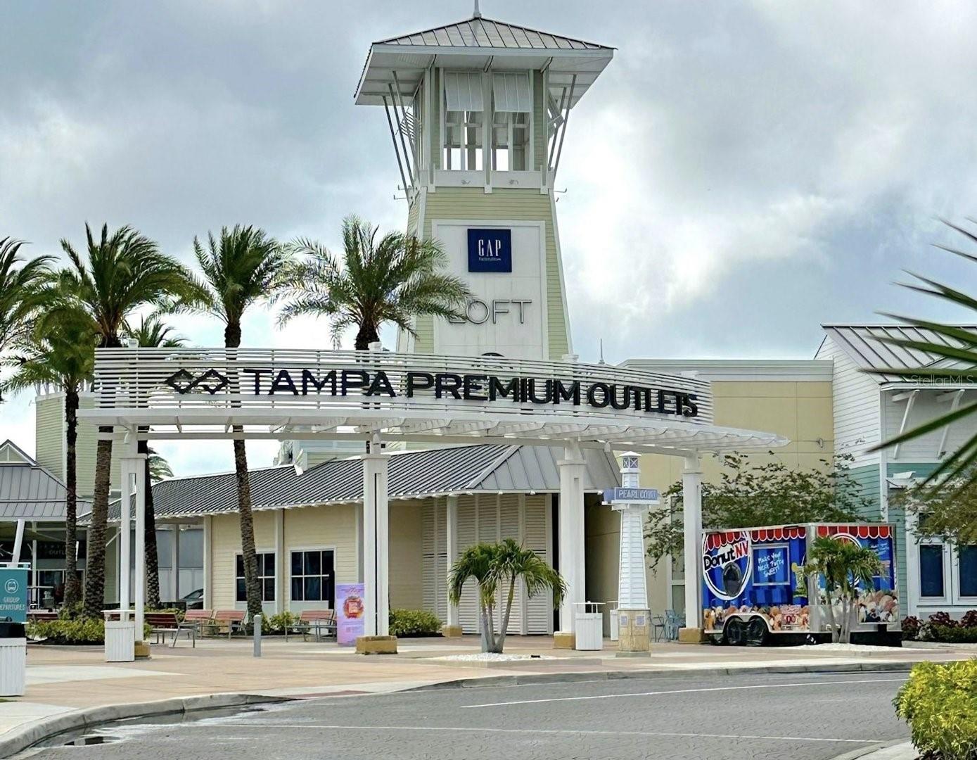 Tampa Premium Outlet Mall