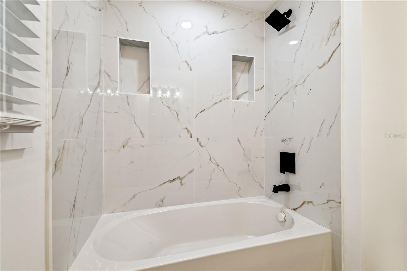 VISIT BATHROOM TOP SHOWER