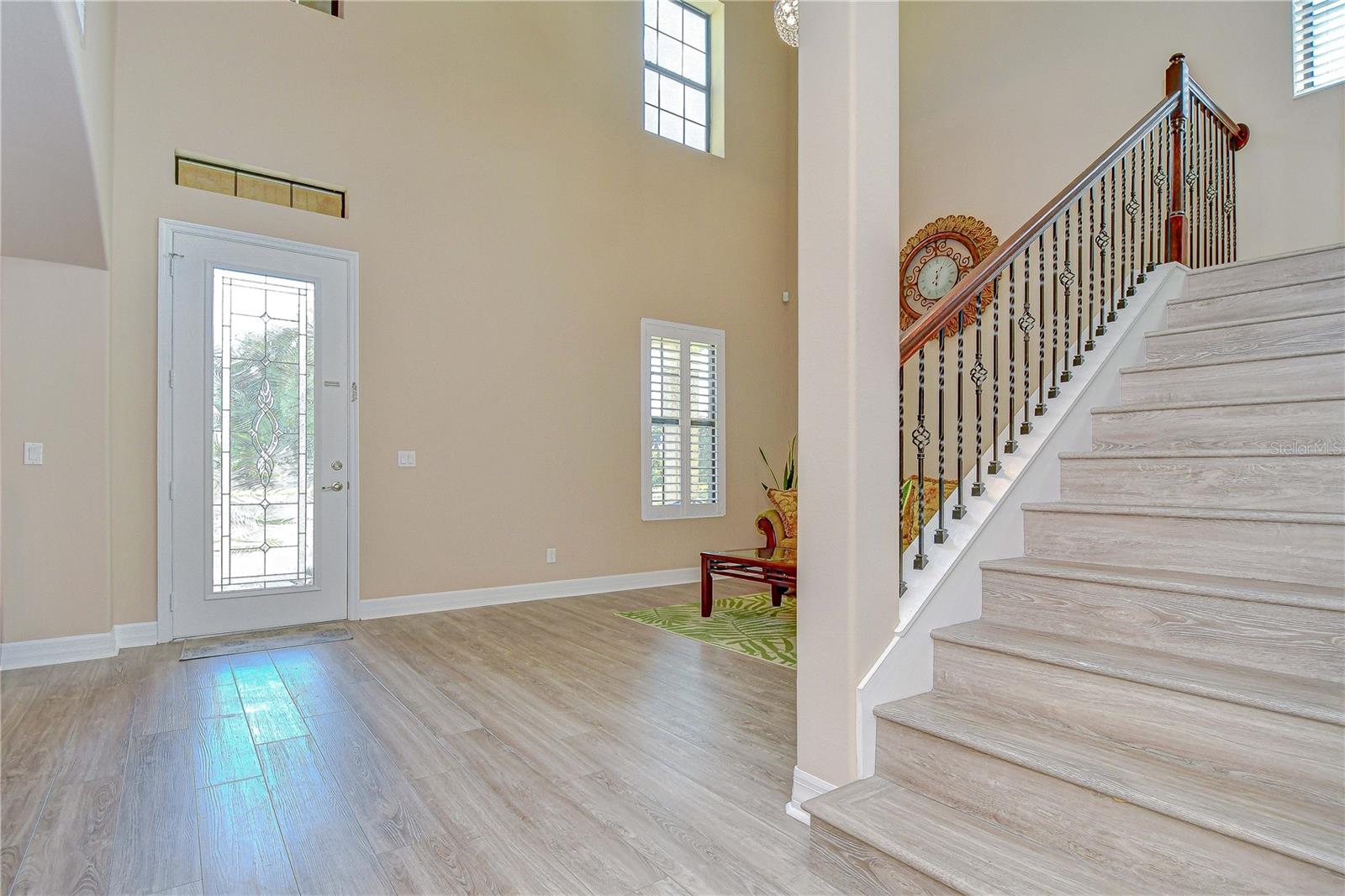 Looking toward front entry door