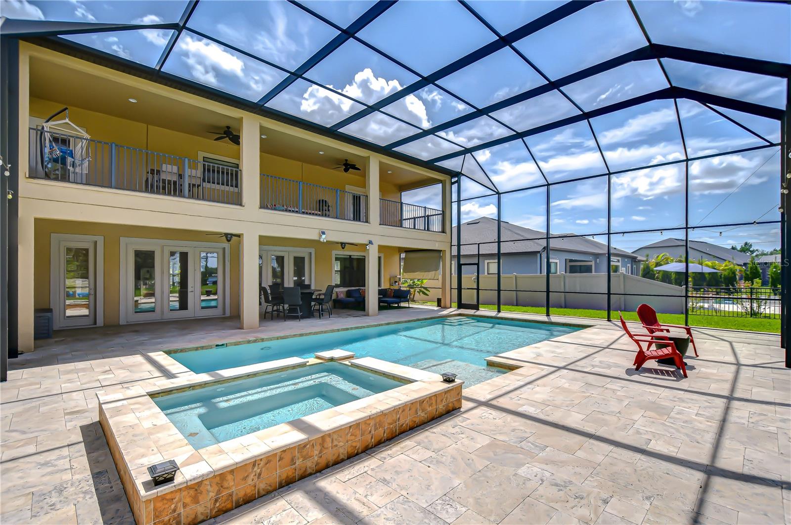 Extra large screened in lanai areas
