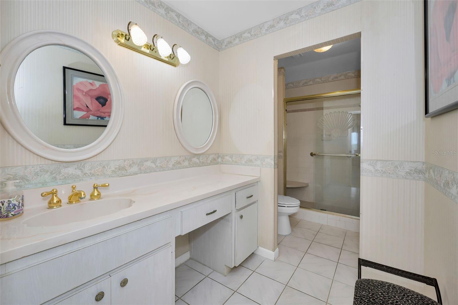 Master Vanity