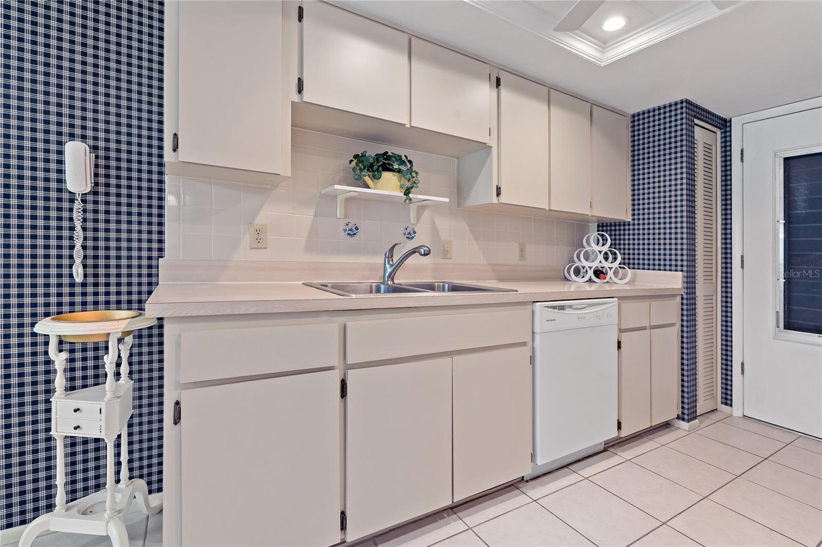 TILE FLOORING IN THE KITCHEN
