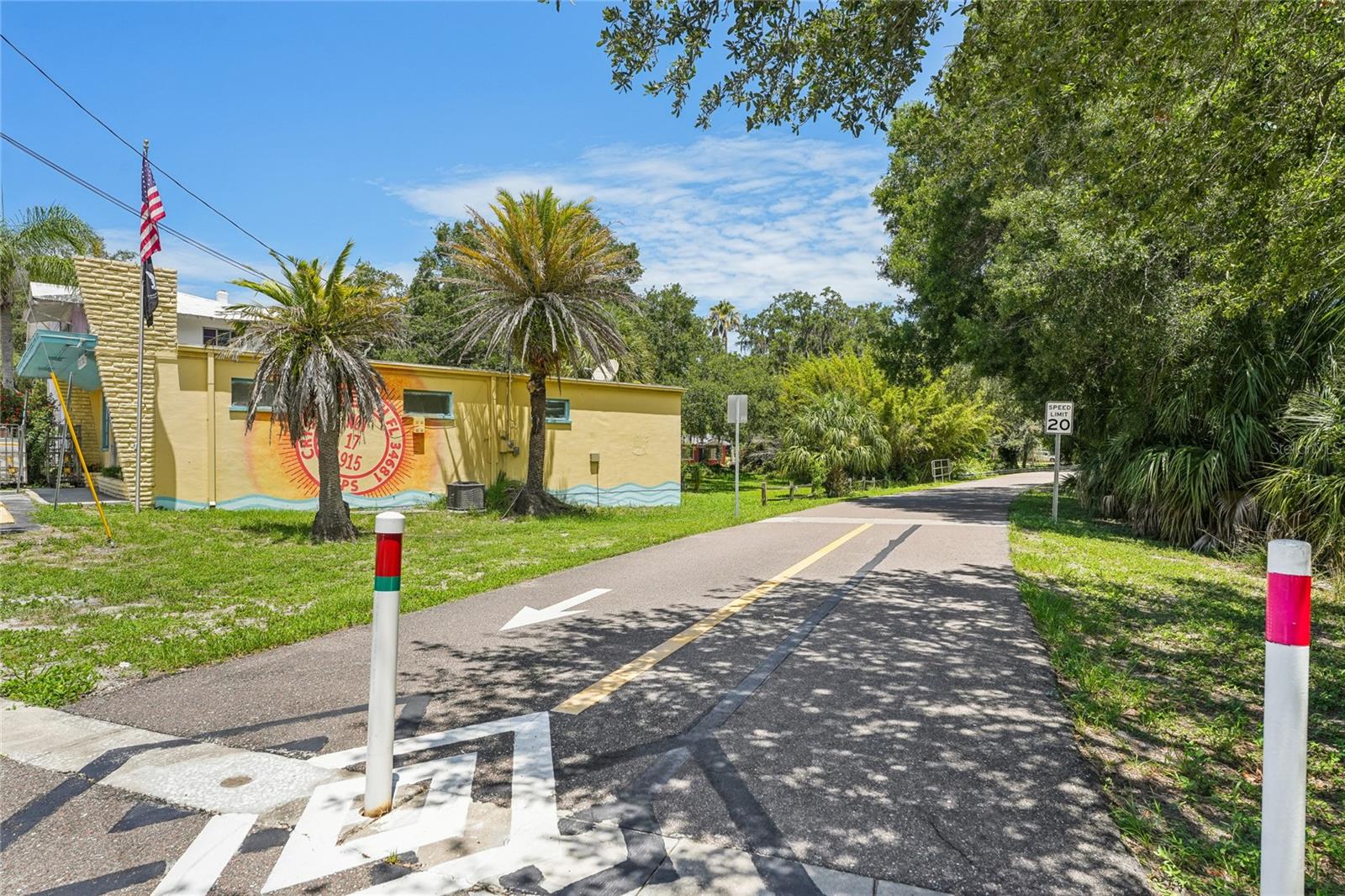 Access to the Pinellas Trail North