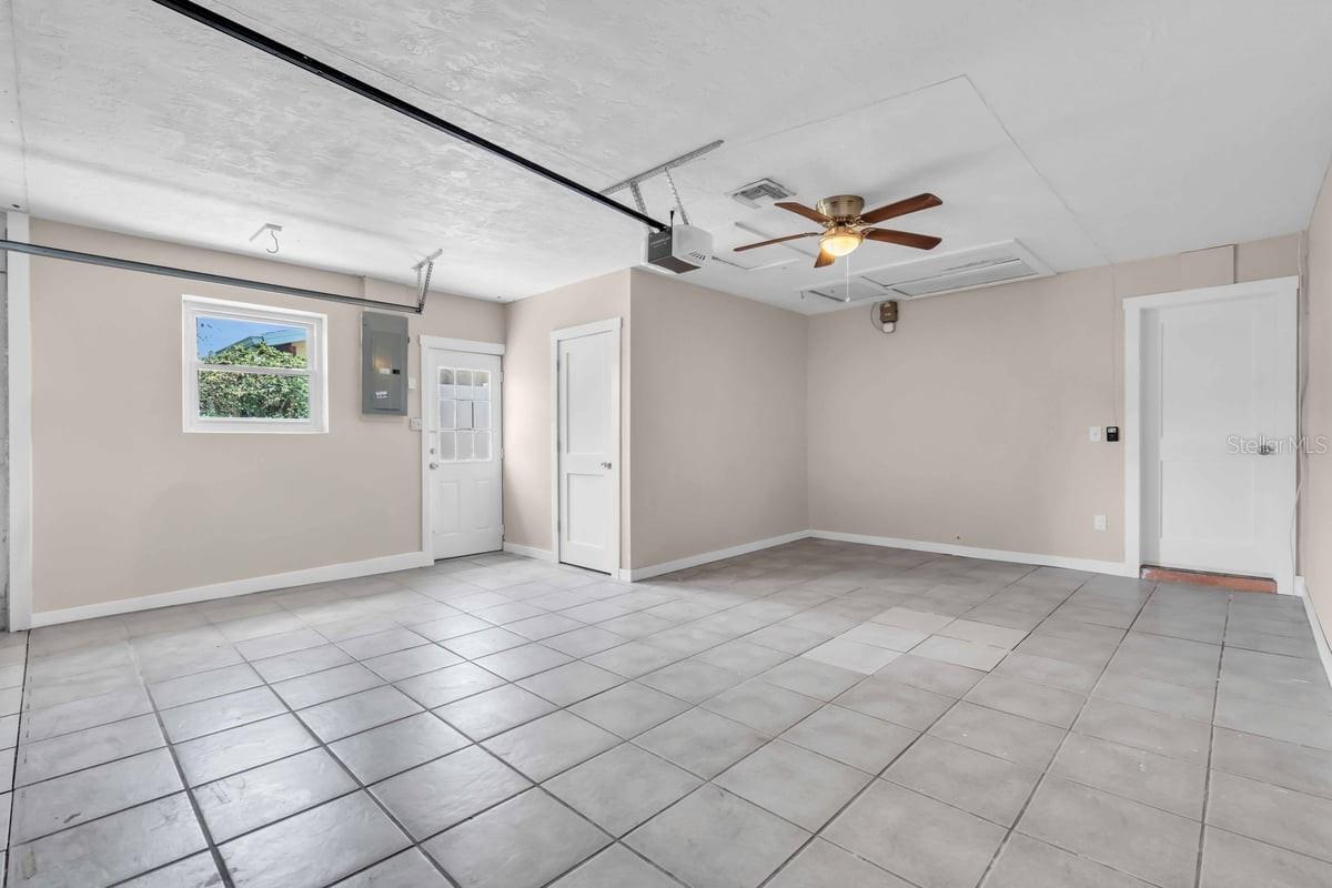 Garage/Bonus Room