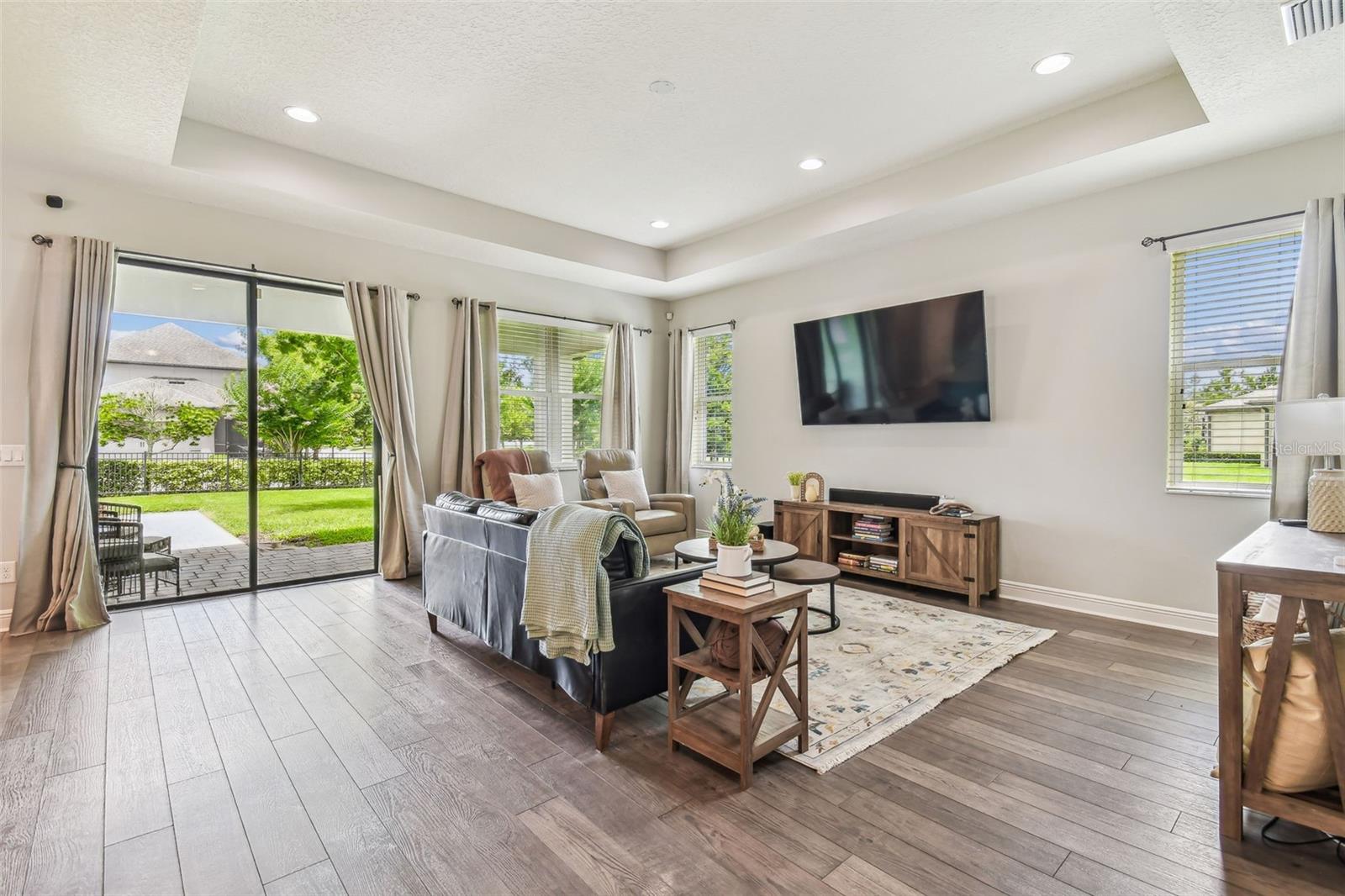 Easy access to the fenced yard