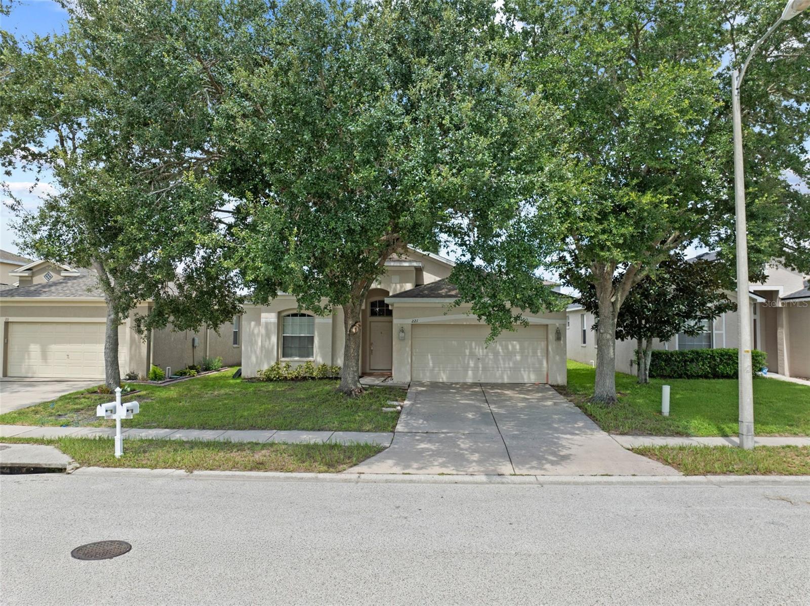 TB8394905