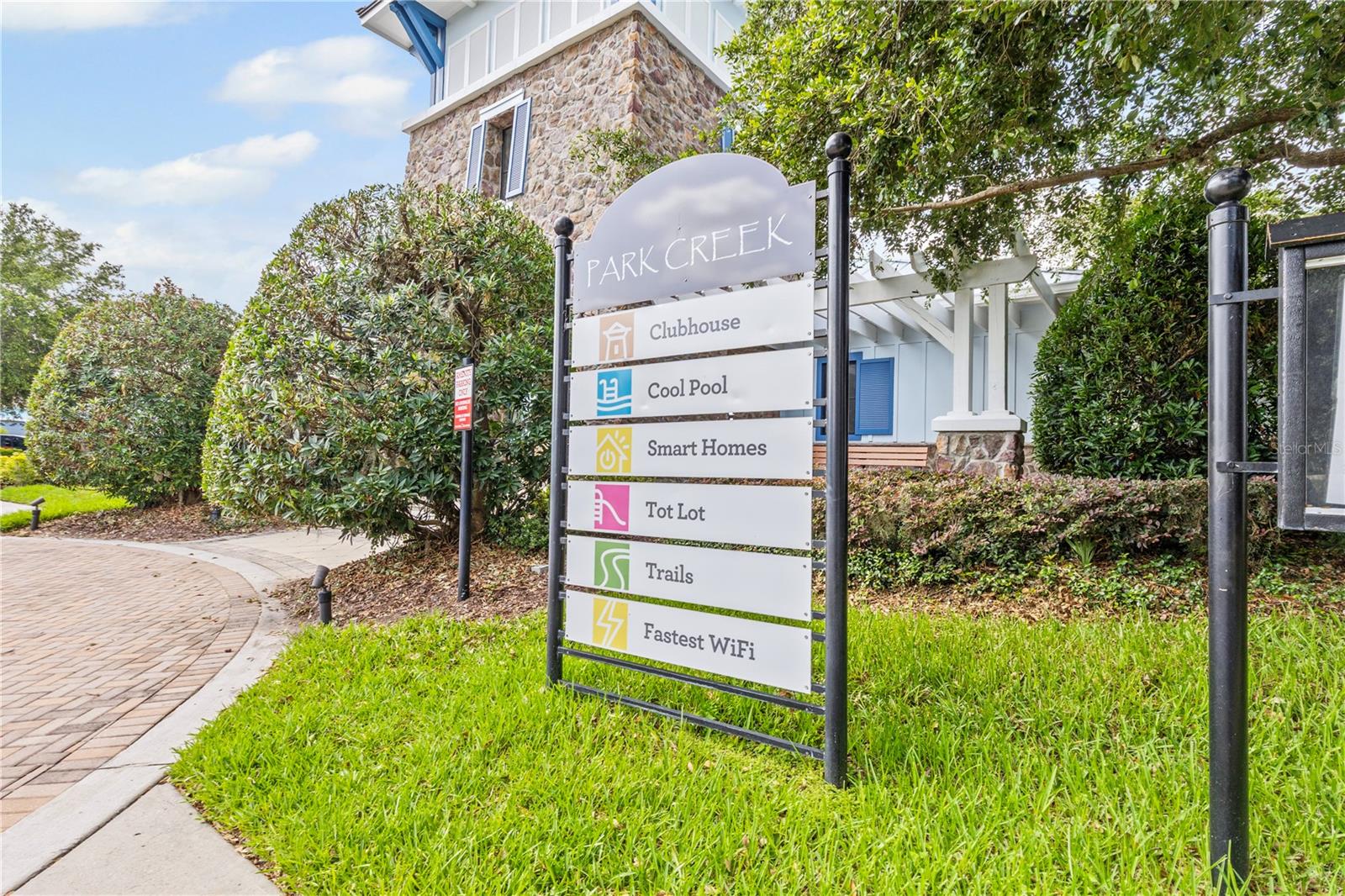 HOA fee Includes HI-SPEED INTERNET and CABLE TV