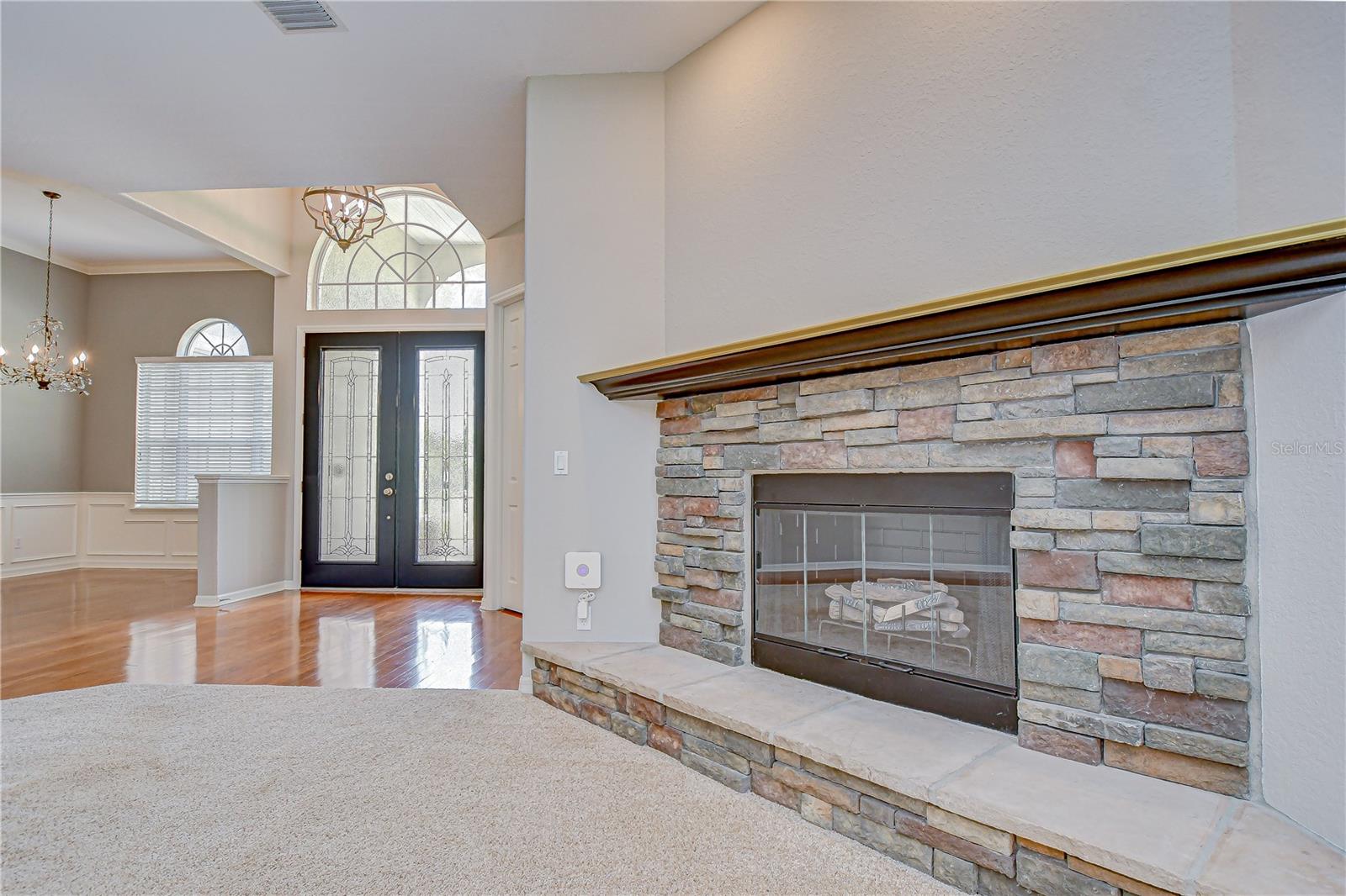 Wood-burning fireplace!