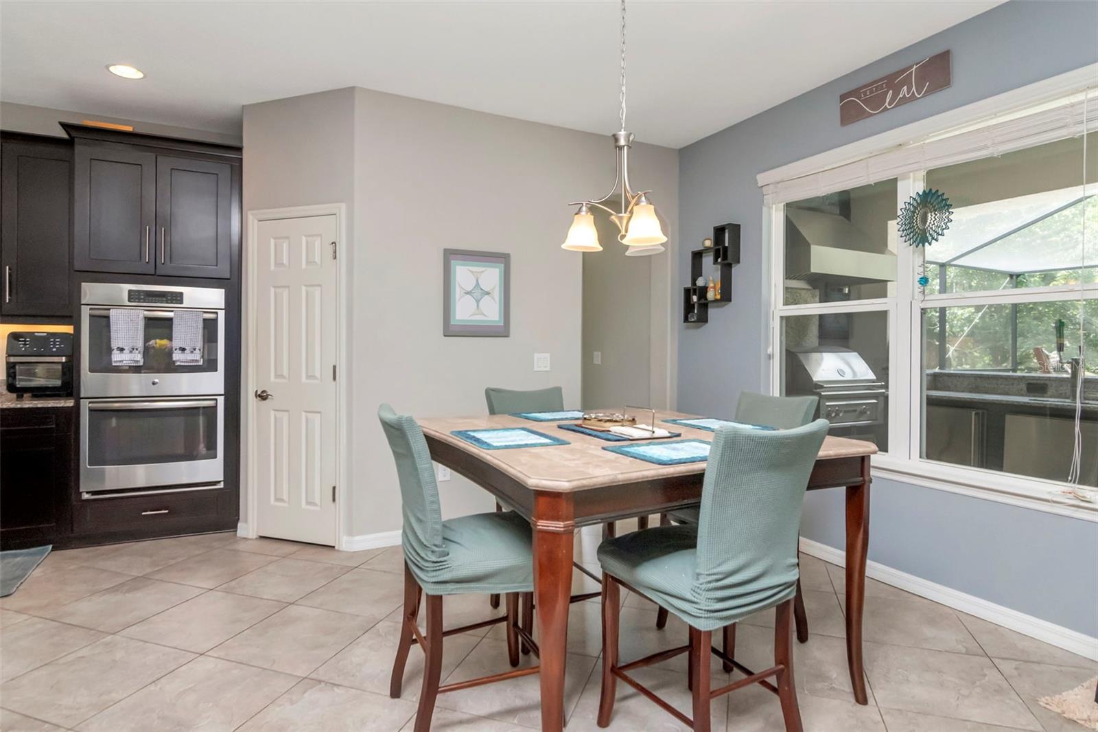 Walk-in Pantry