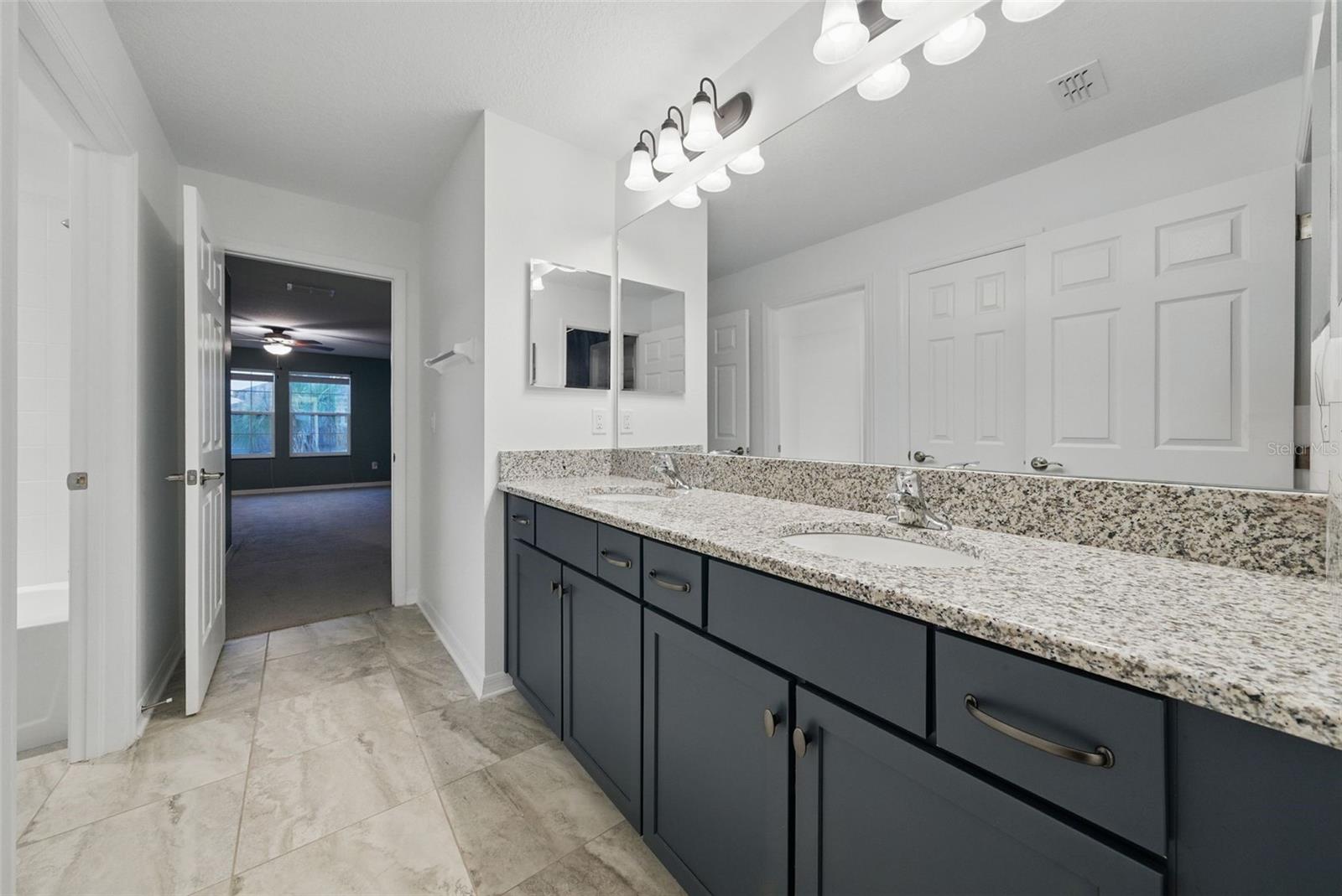 Jack N Jill Between 3rd and 4th Bedroom
