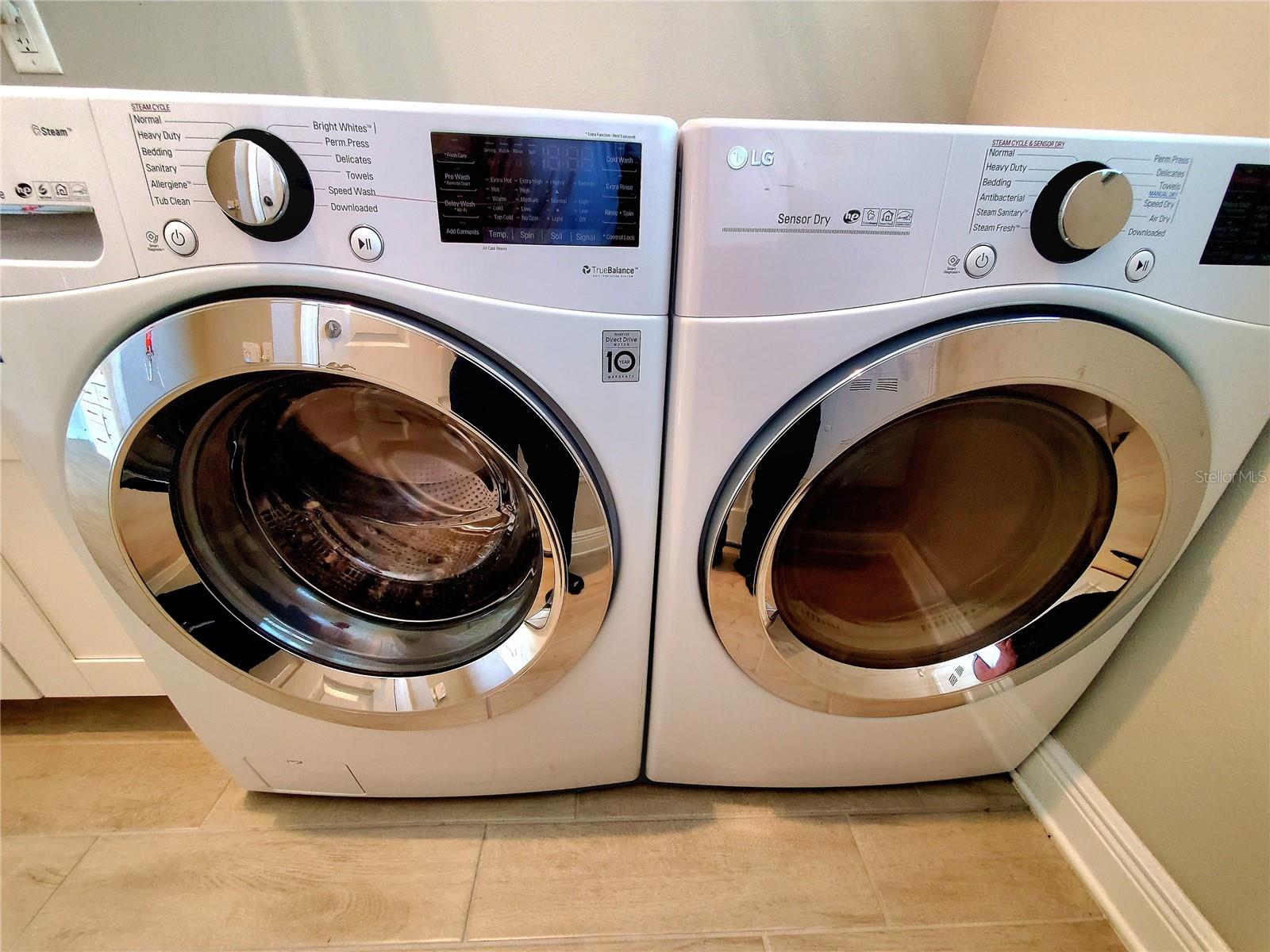 LG WASHER & DRYER
