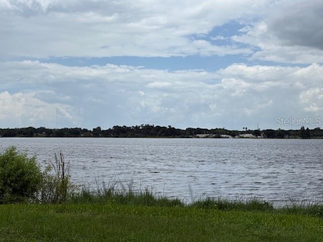 WATERFRONT - lake Bellows