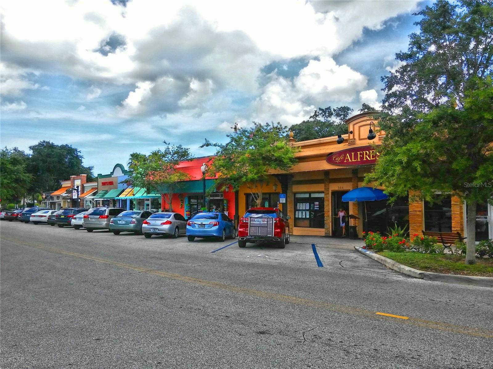 Many Restaurants downtown
