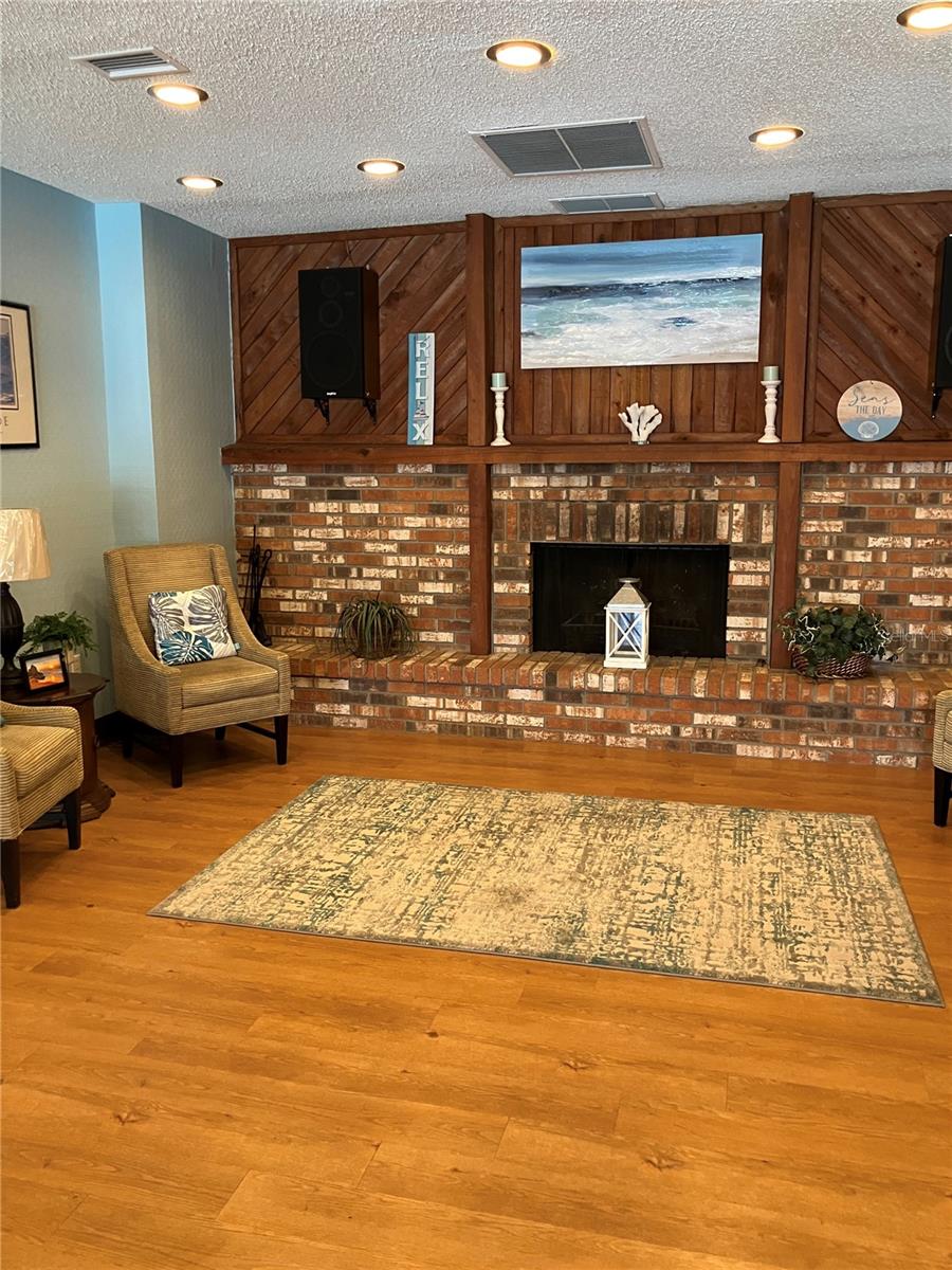 CLUBHOUSE GATHERING ROOM