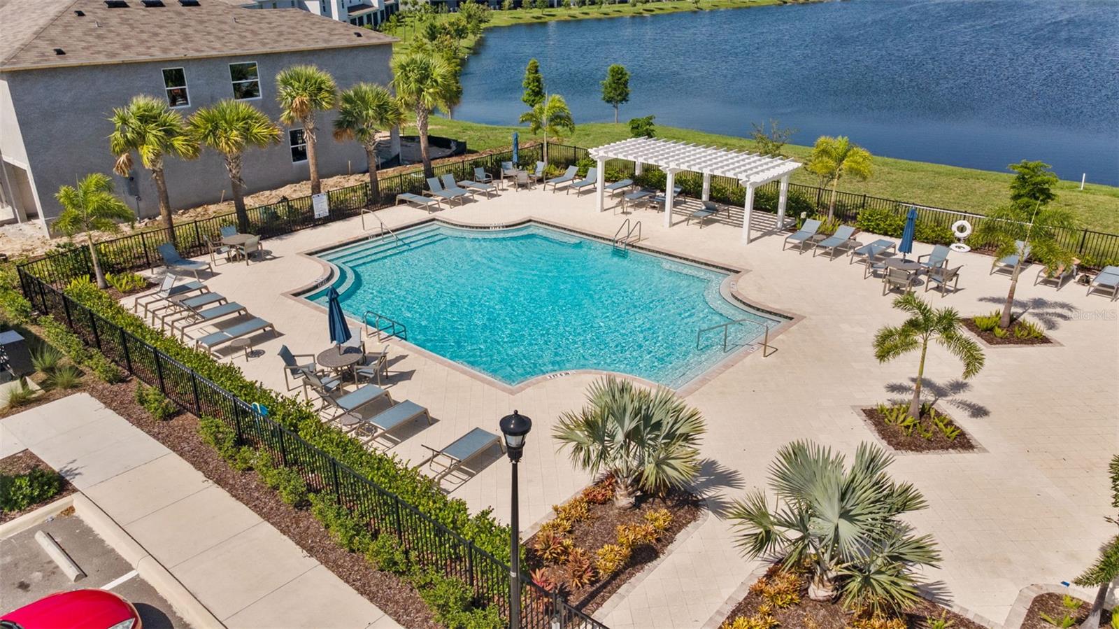 Pool Community 2