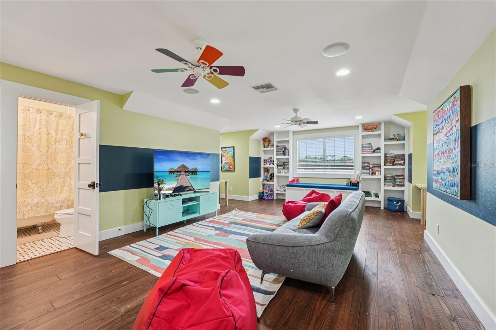 Bonus room with full bath