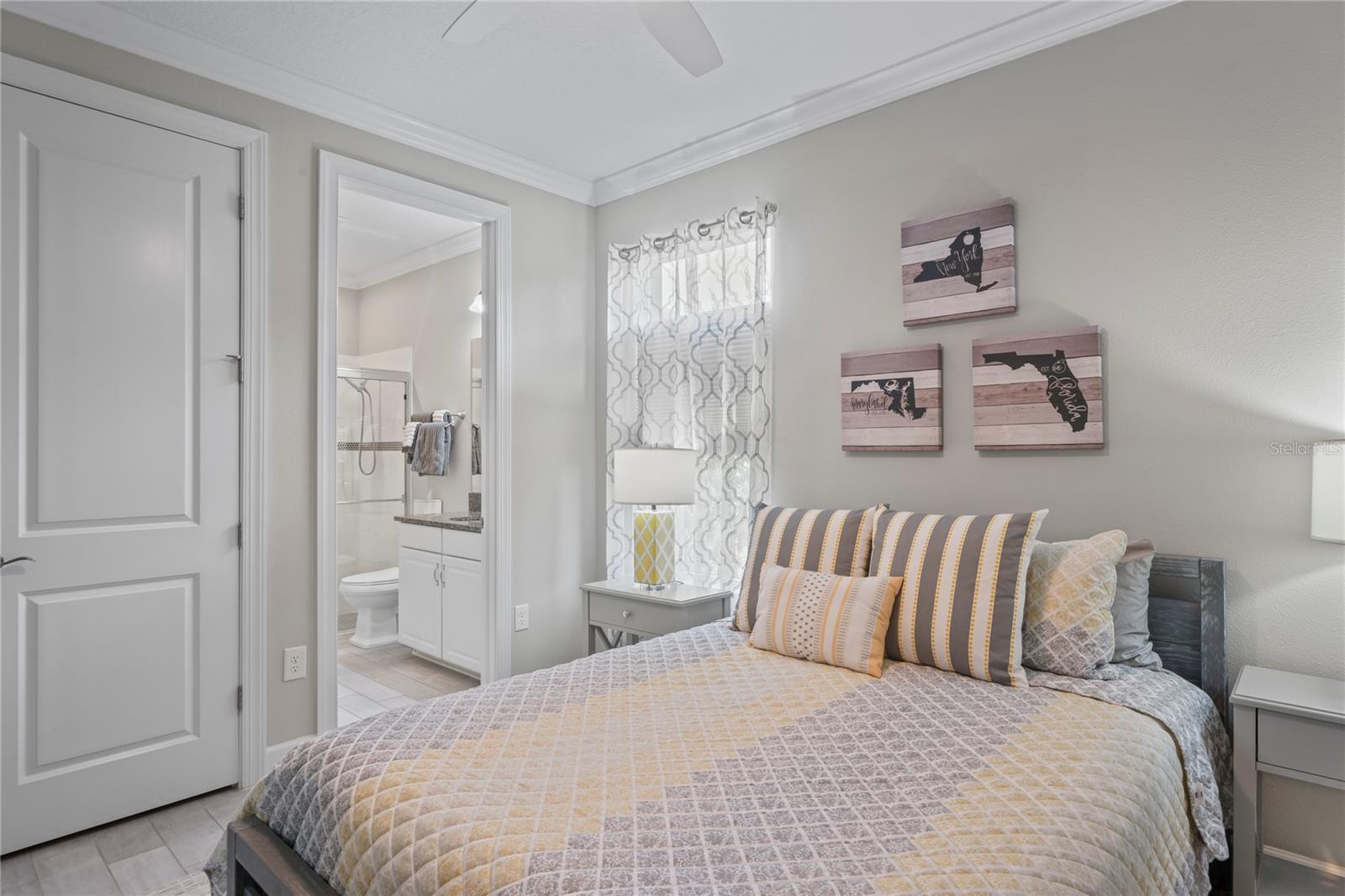 Junior suite with bathroom