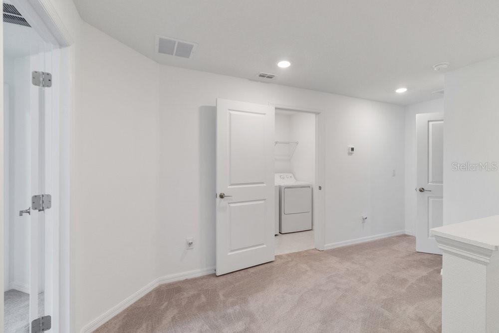Loft/Laundry