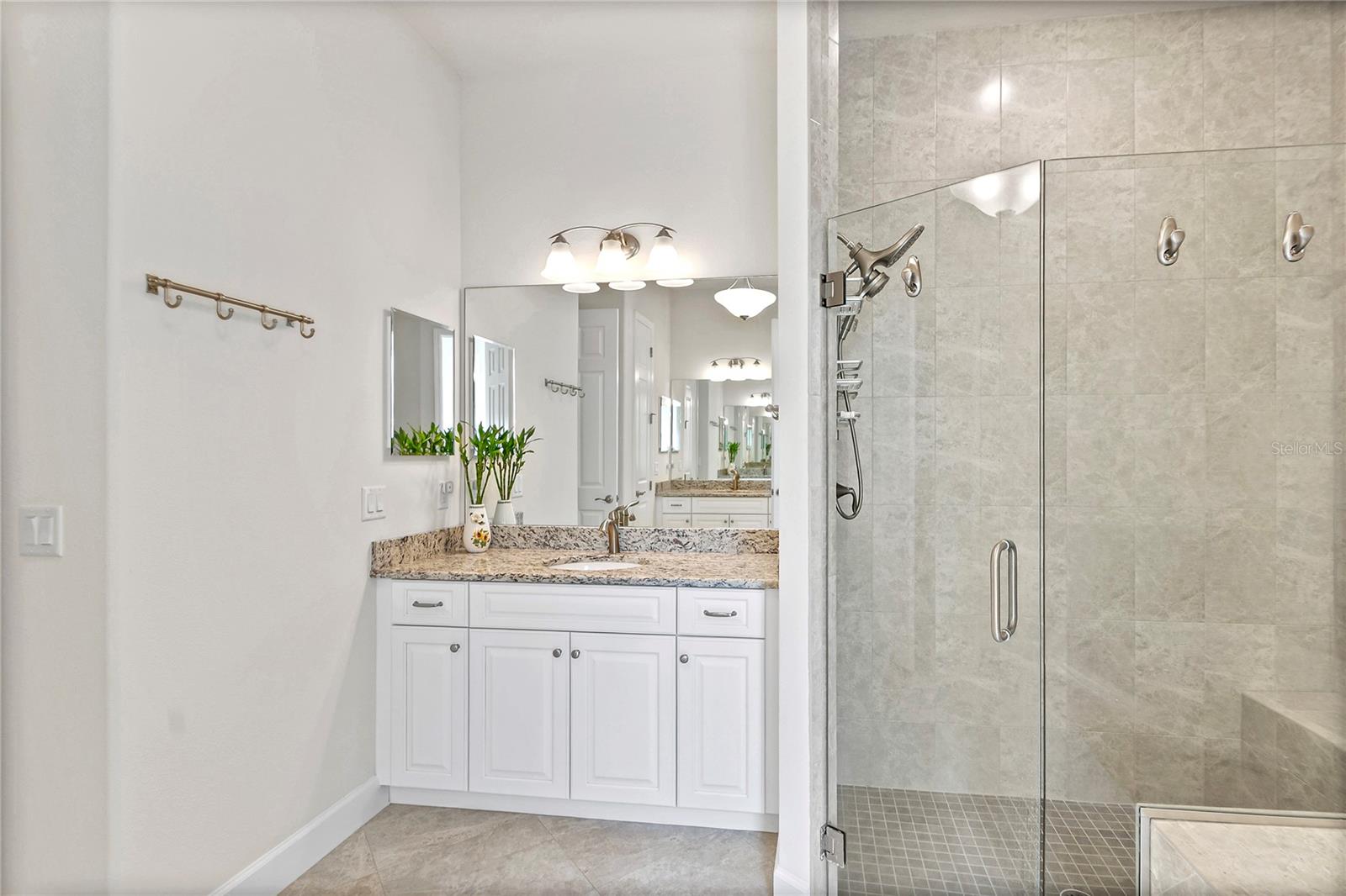 Dual vanities