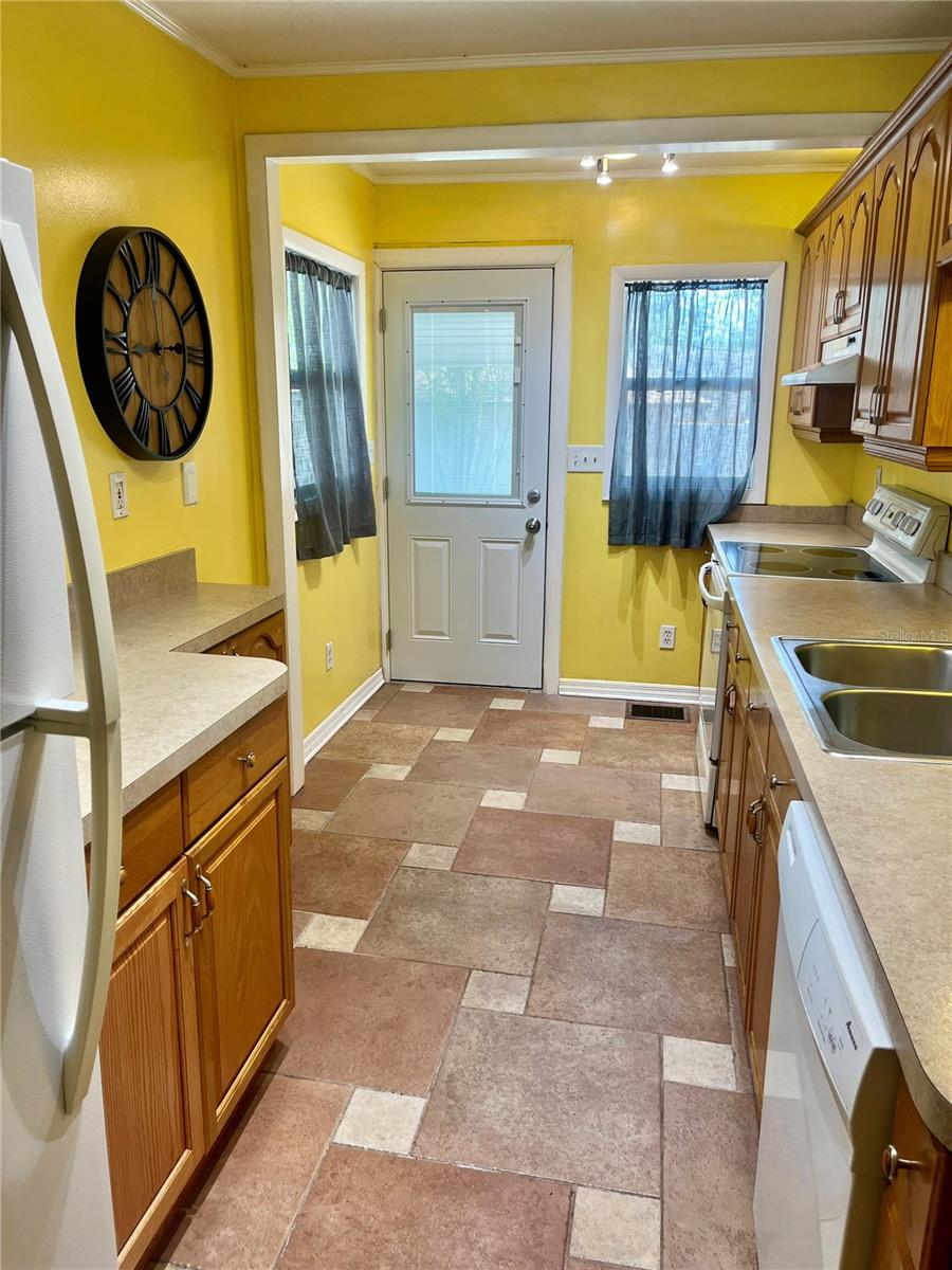 Bright and cheerful kitchen