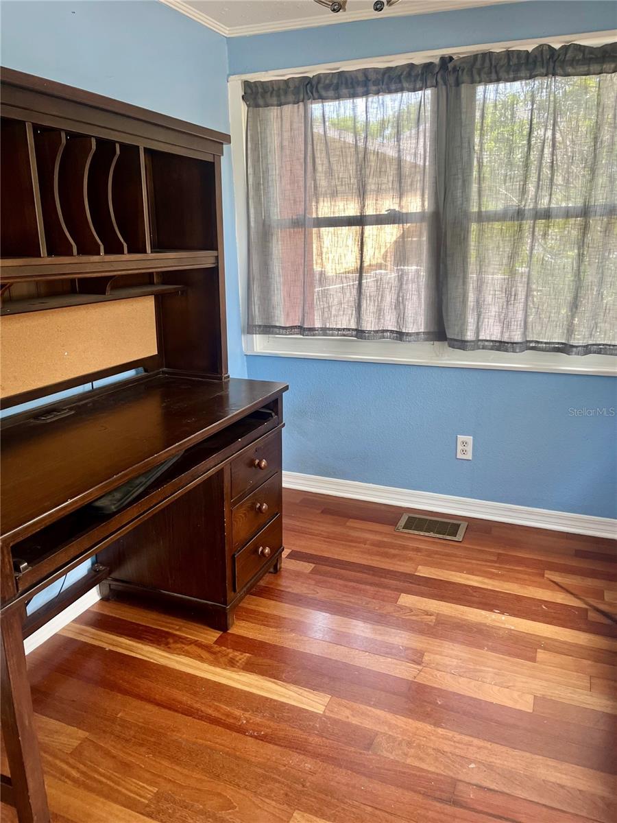 Bonus space for office