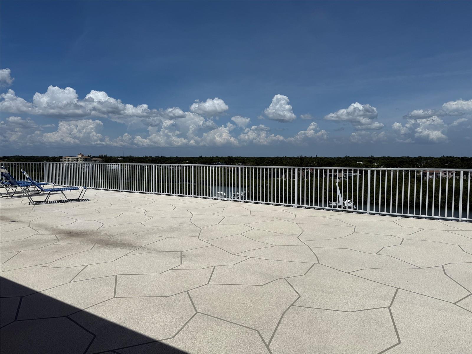 Roof top sun deck observatory