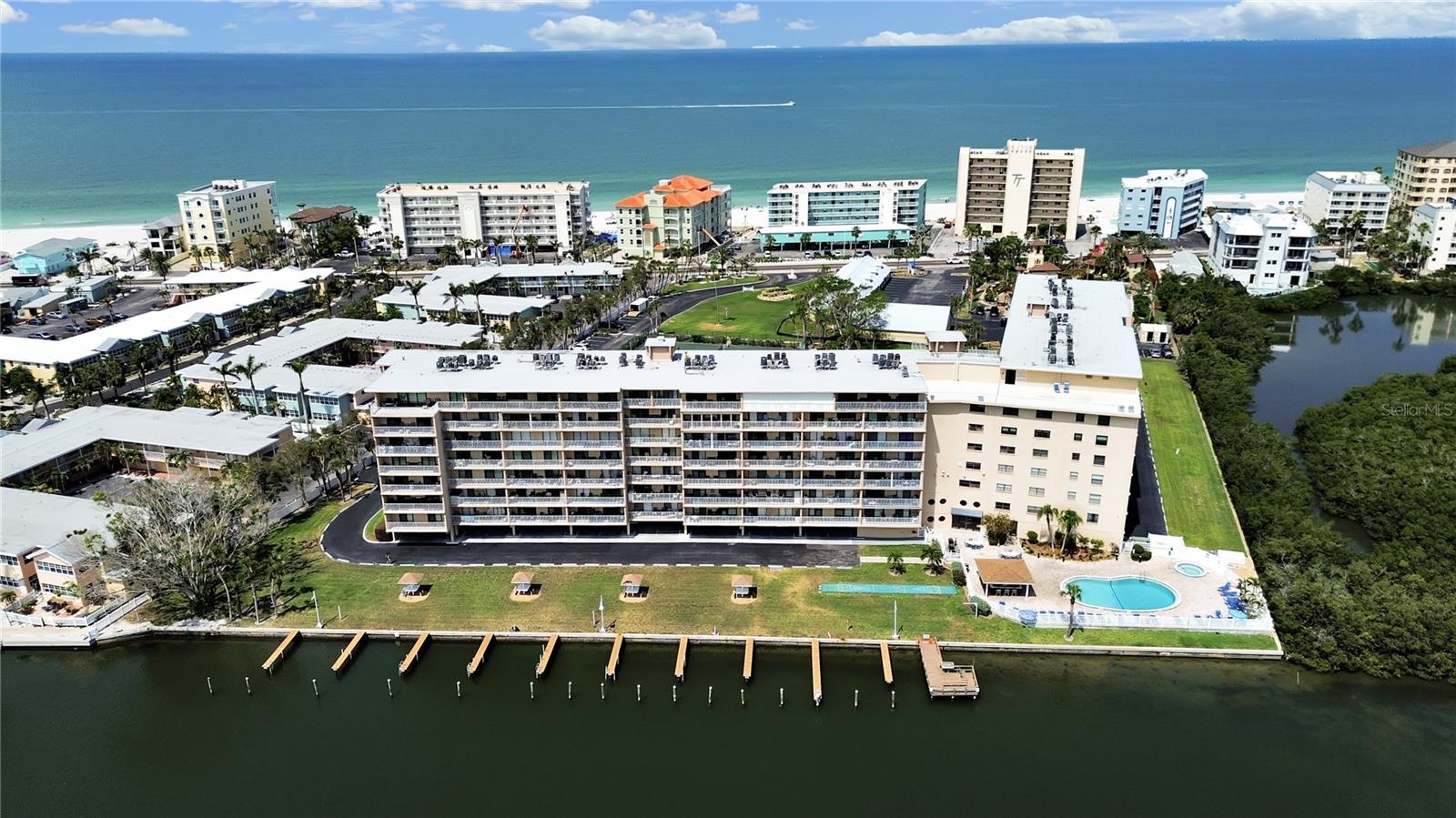 Enjoy both the intercoastal and the gulf beach.