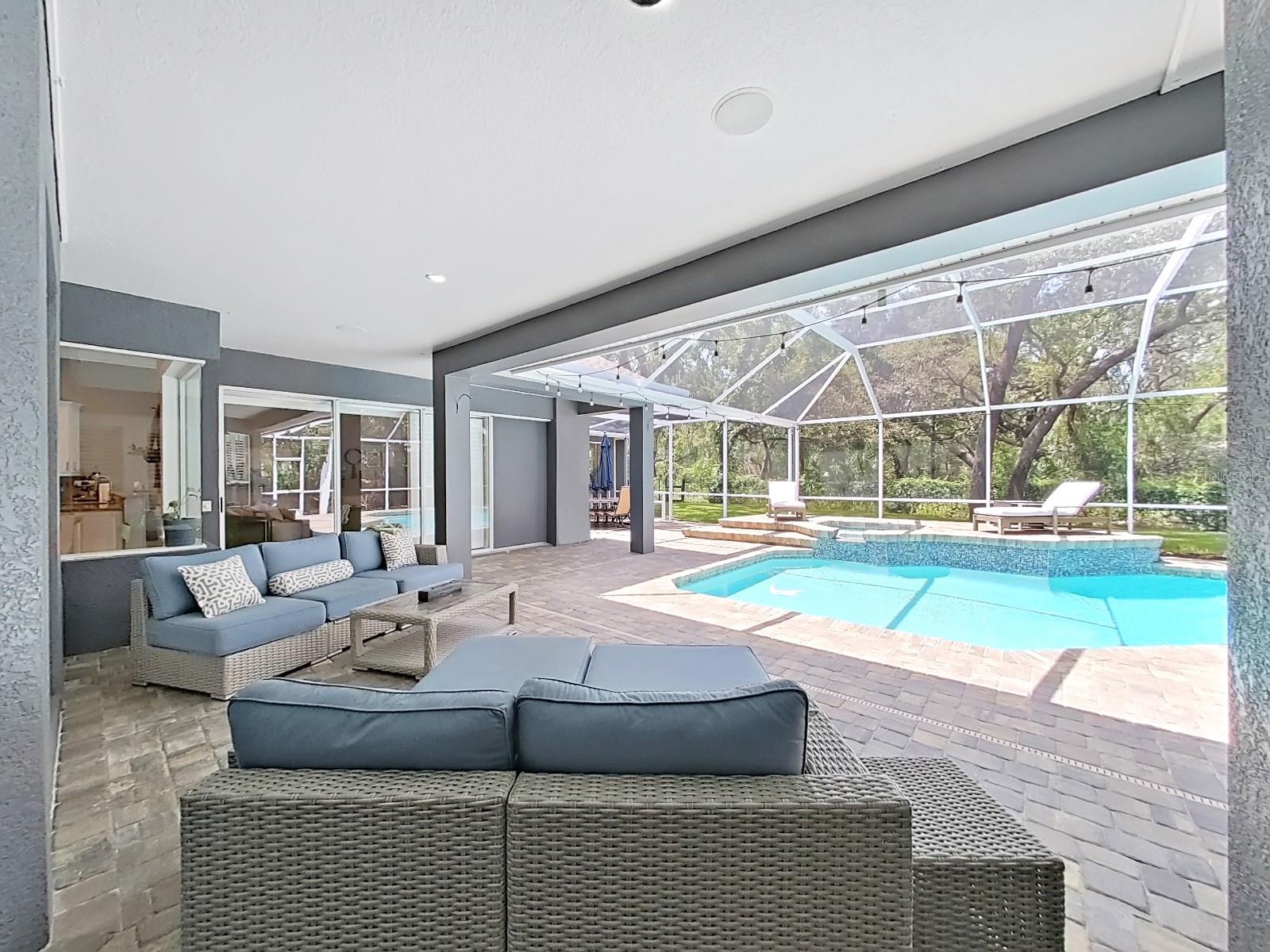 Beautiful Outdoor and Private Living Space