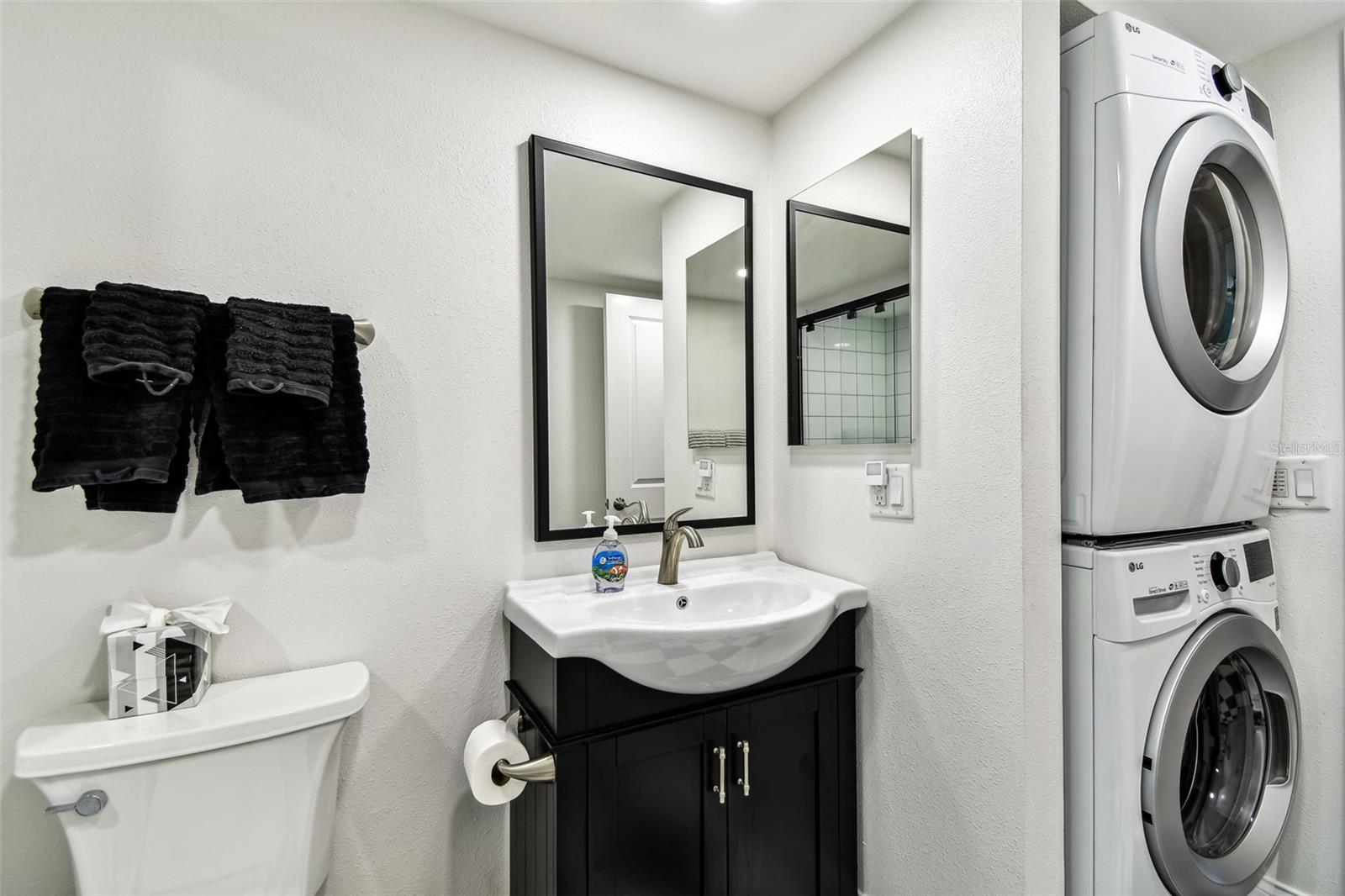 Main Bath with laundry