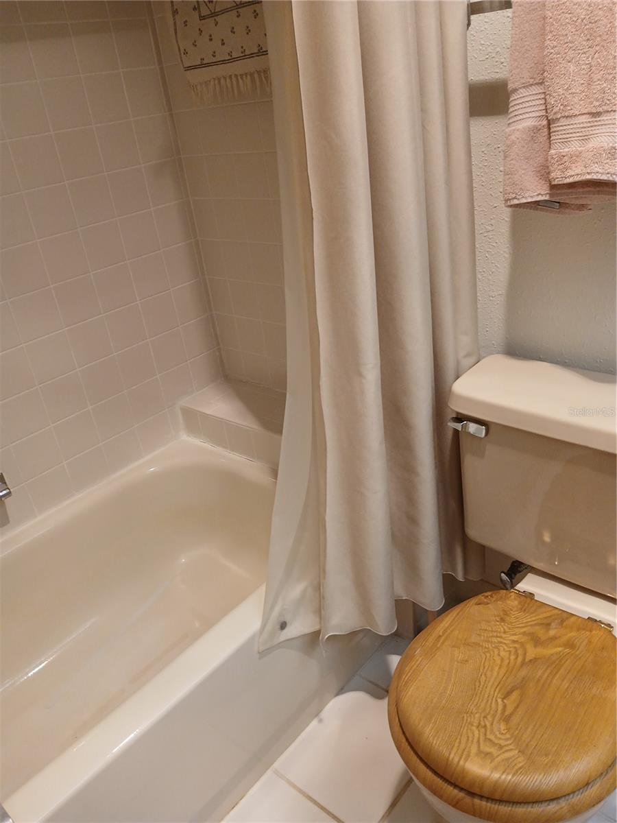 HALL BATH WITH TUB/SHOWER COMBO