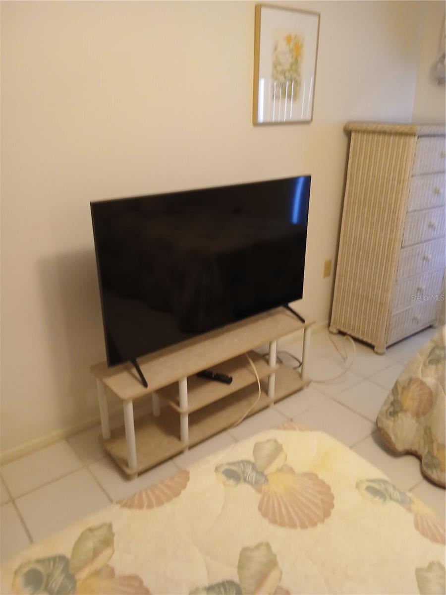 SAMSUNG TV MASTER BEDROOM