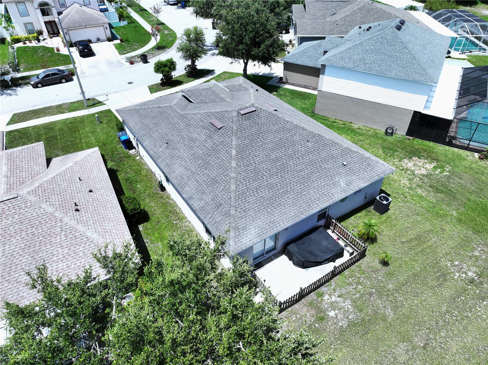 TB8395449