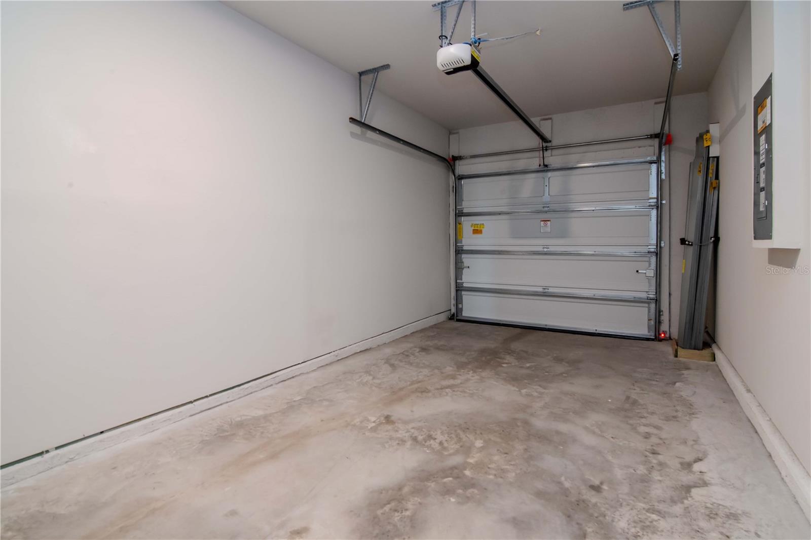 One car garage