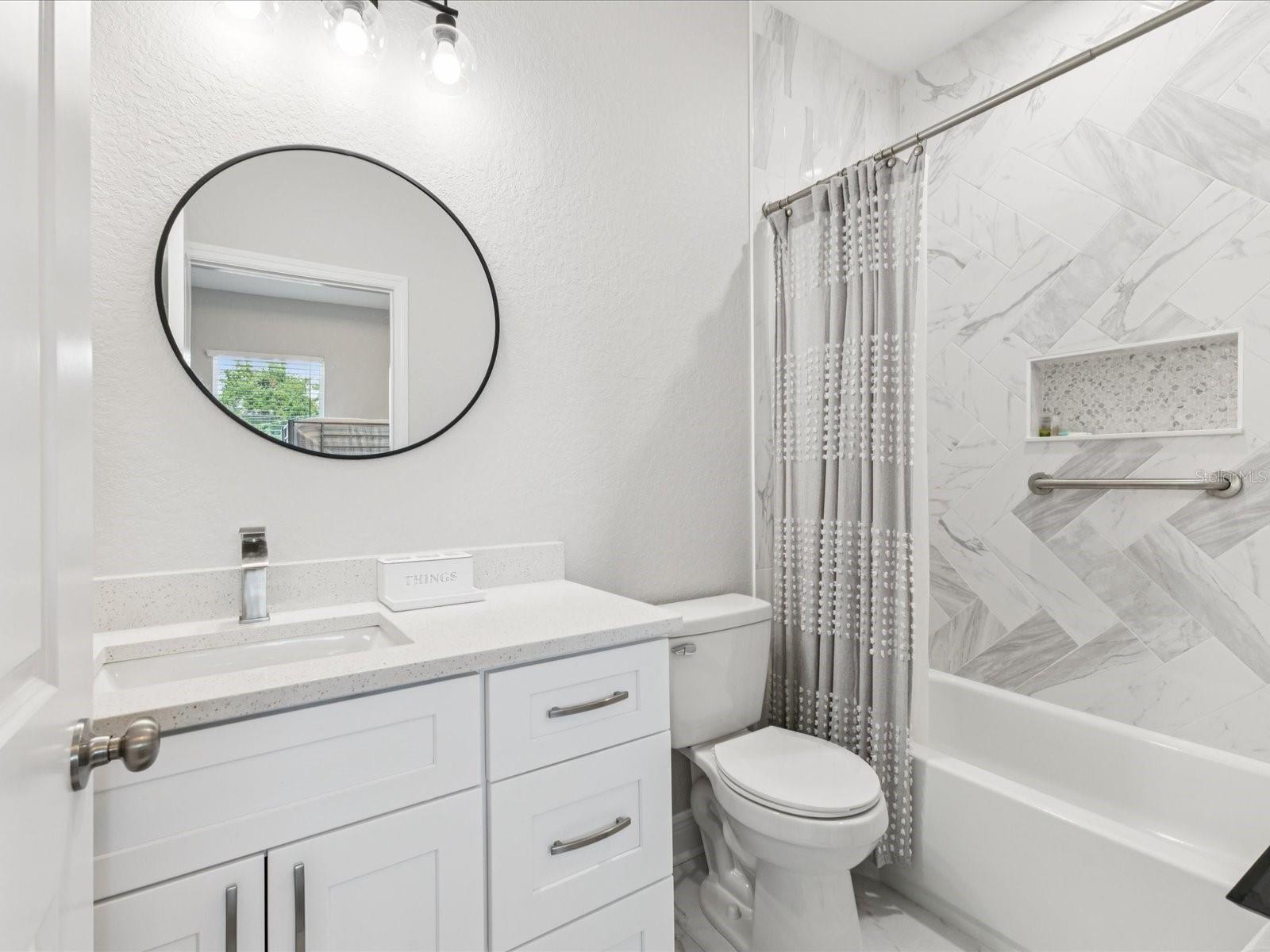 Bathroom 3 (2nd floor)