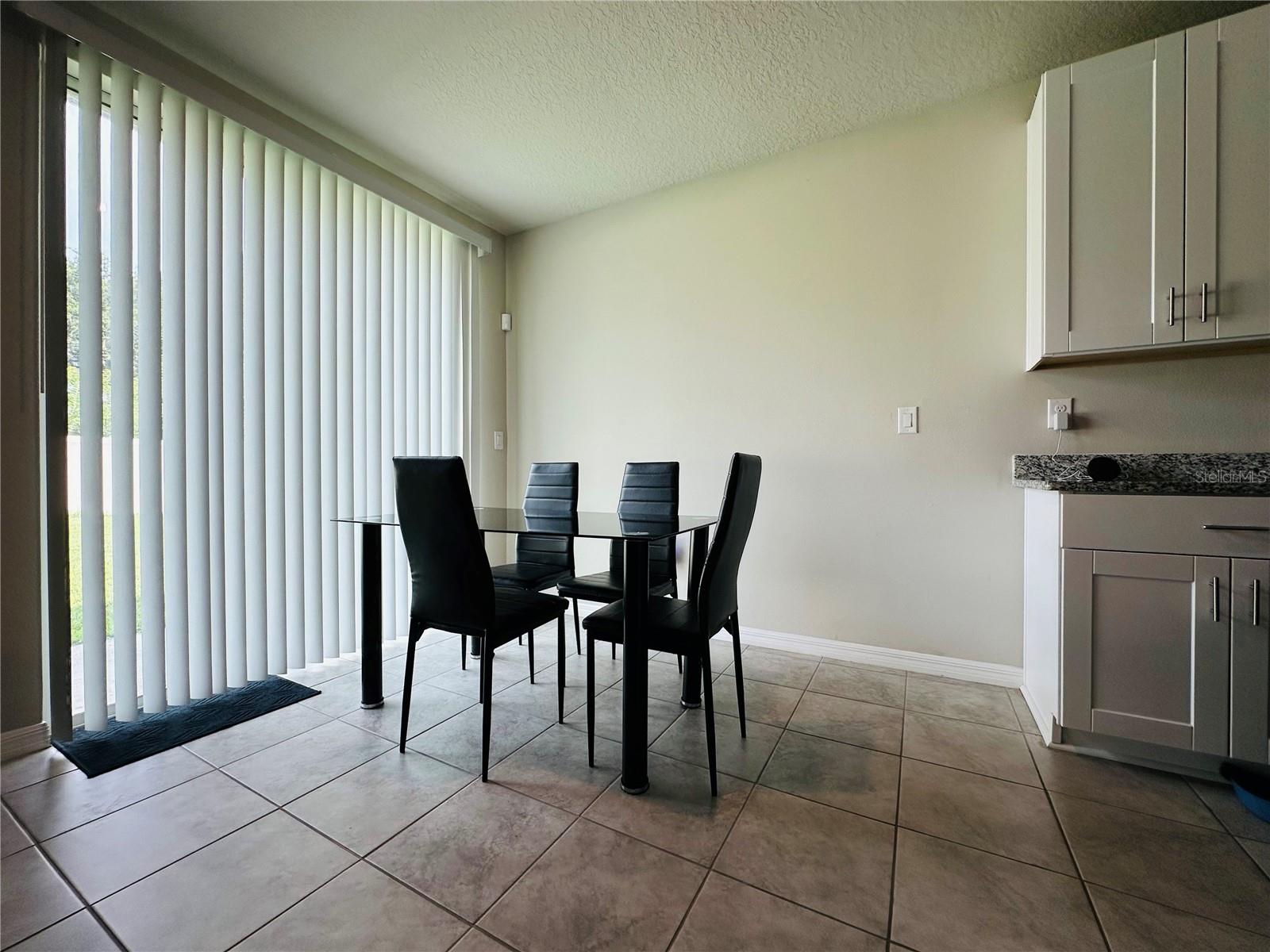 Eat in Kitchen area