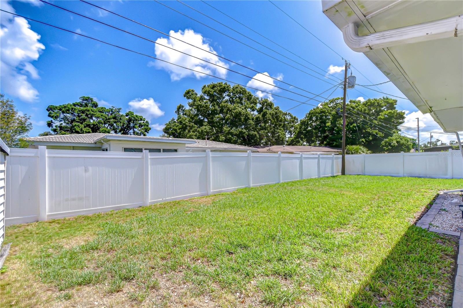 Huge Fenced yard!