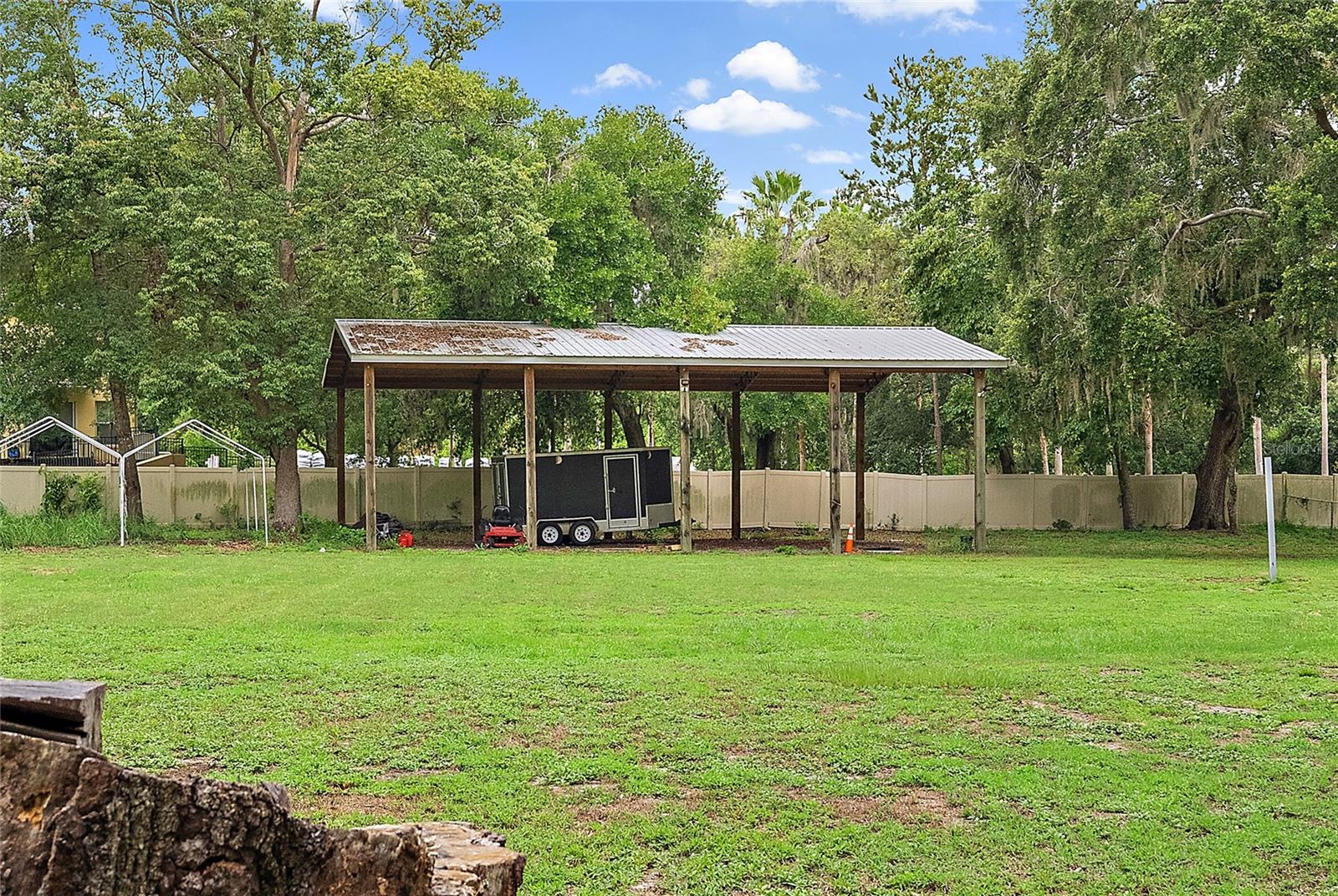 Pole Barn approx 30 x 50