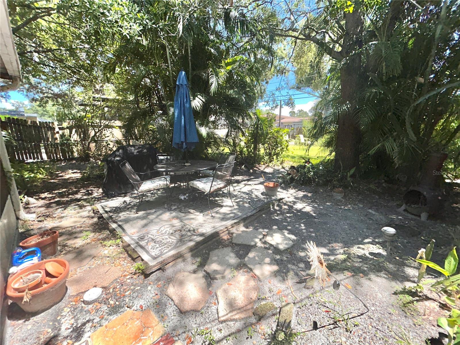 TB8395577