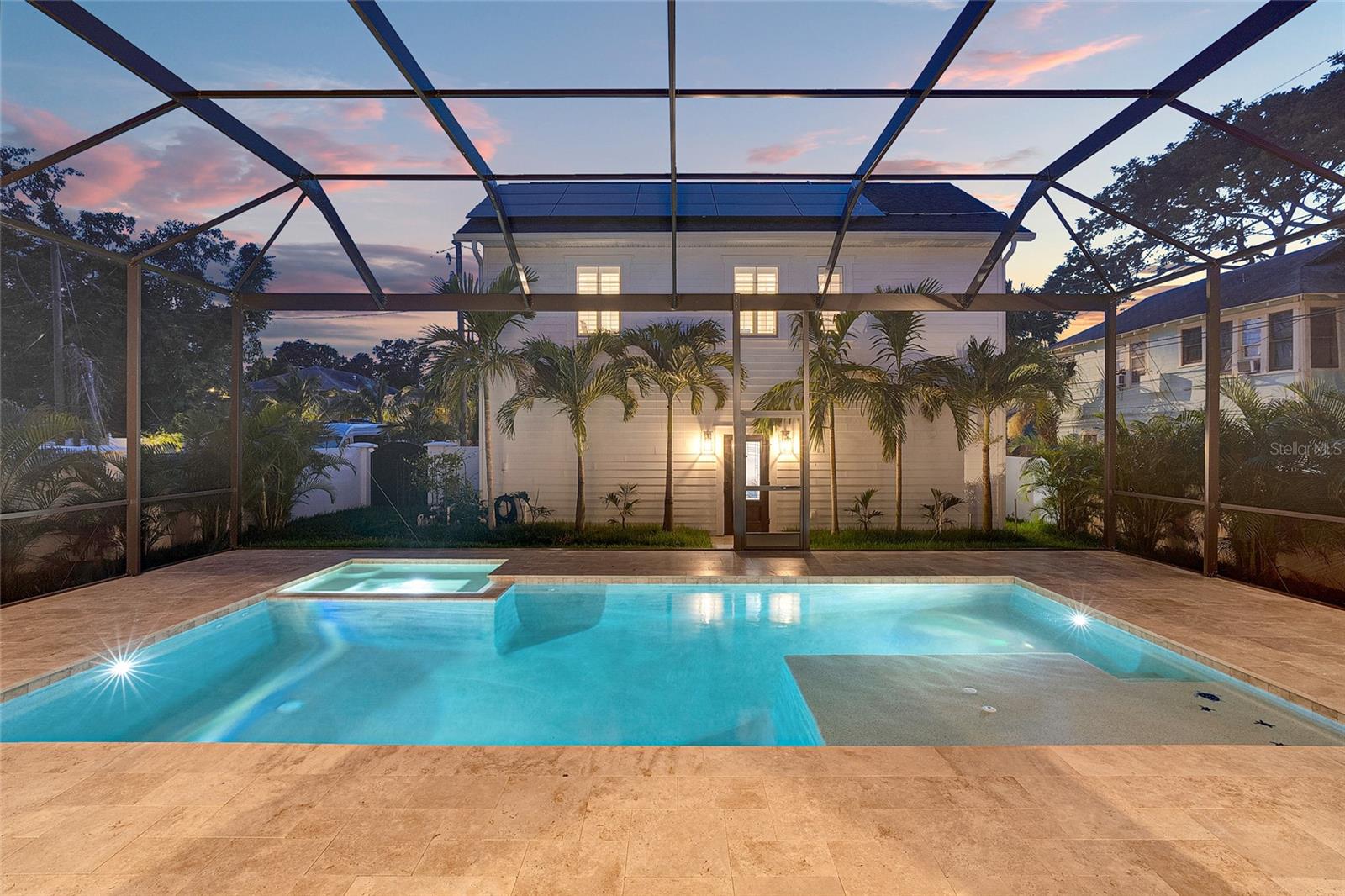 Pool fountain and saltwater pool