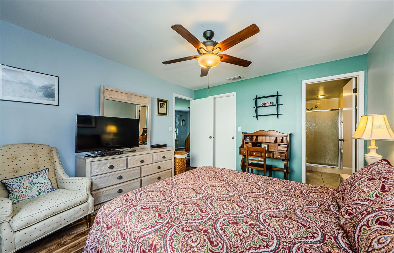 Primary Suite - Walk in Closet