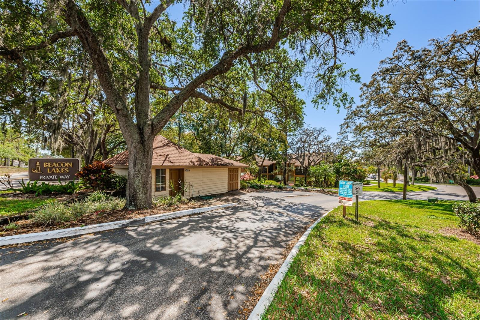 Beacon Lakes Common Area Entrance