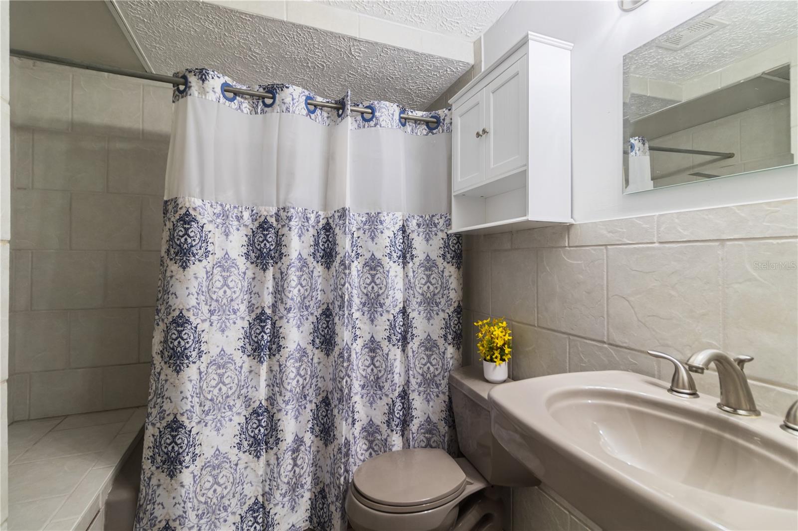 Second bathroom shower and bath combo
