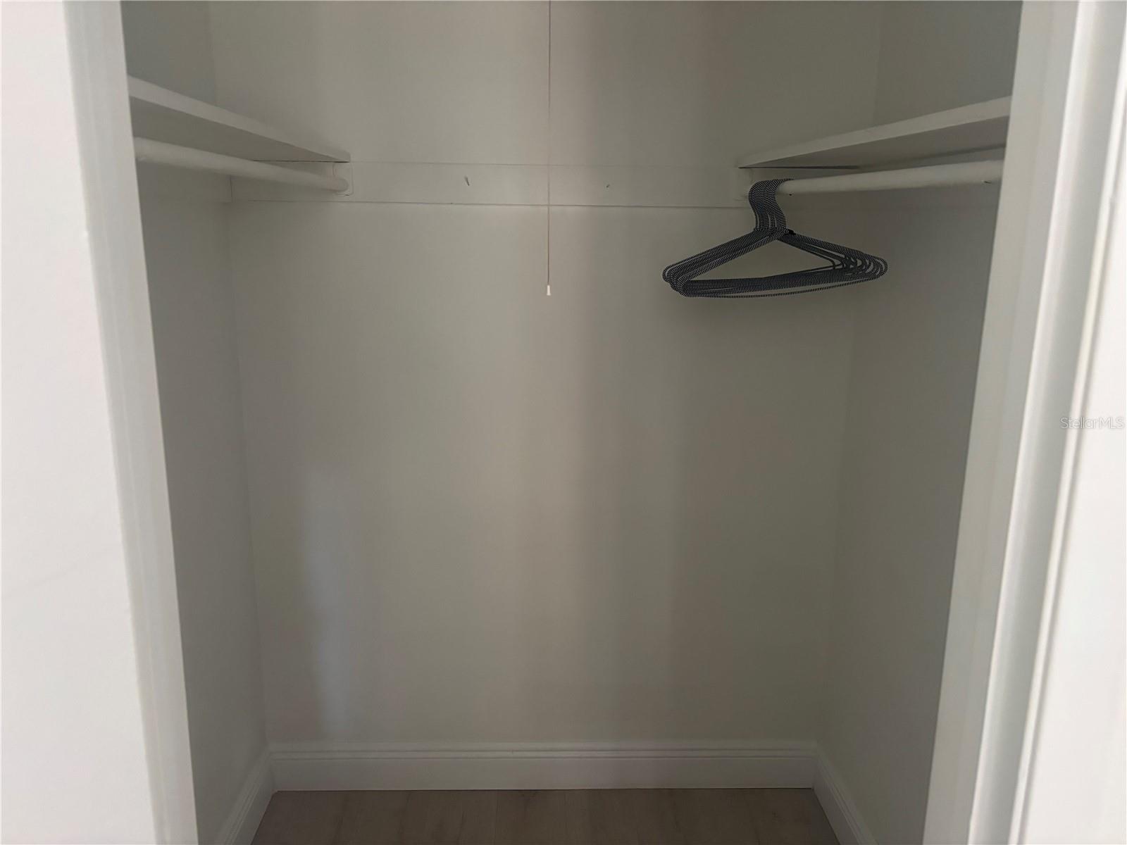 WALK IN CLOSET Primary Bed